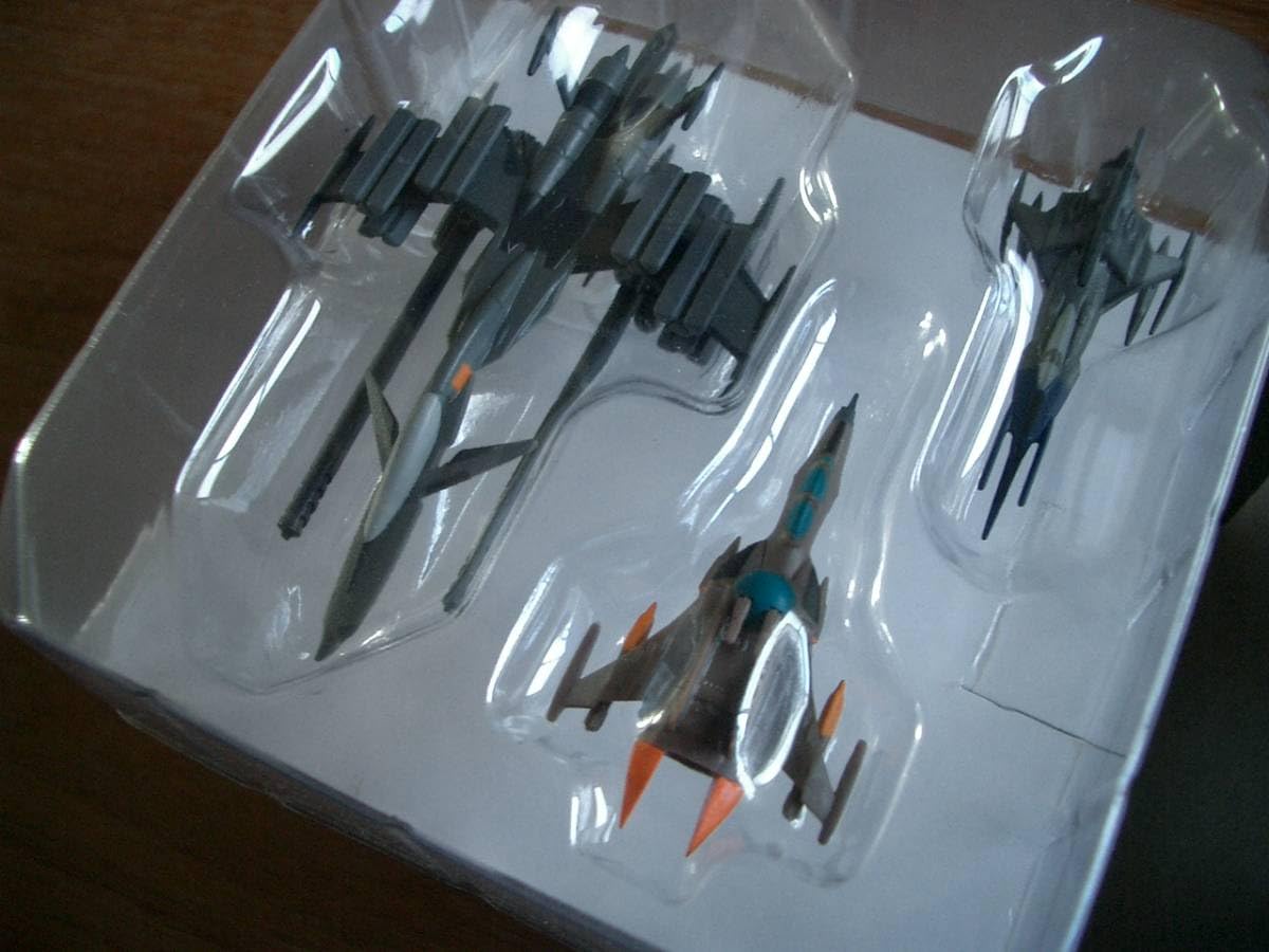 Amazon.co.jp: 品アシェット 宇宙戦艦ヤマト2202 定期購読特典艦載機3