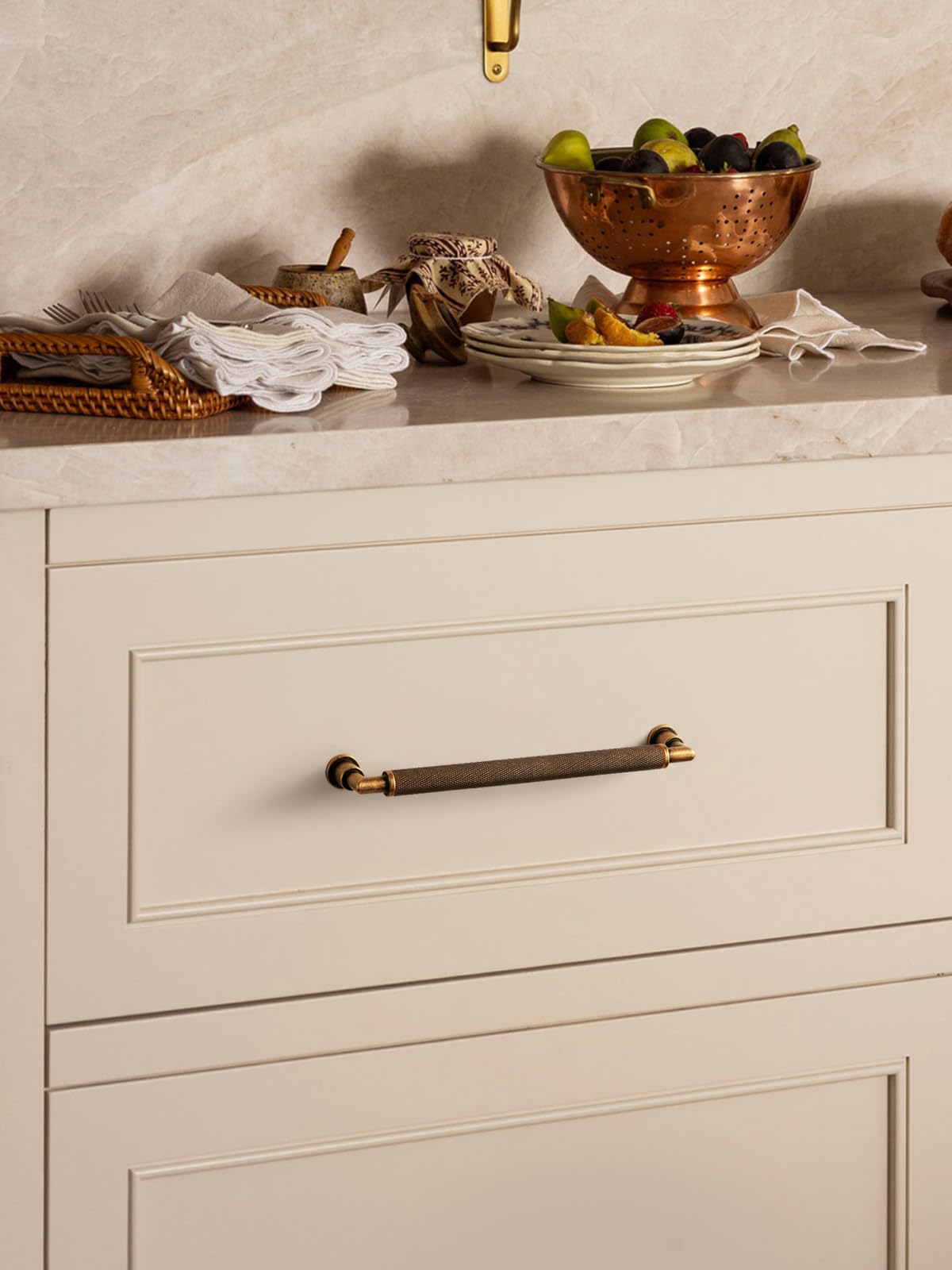 5 Pezzi Maniglie da Mobile in Ottone Antico, Distanza Fori 160mm, Zigrinate Stile Vintage per Cassetti, Bagno e Cassettiera - Barra in Lega di Zinco