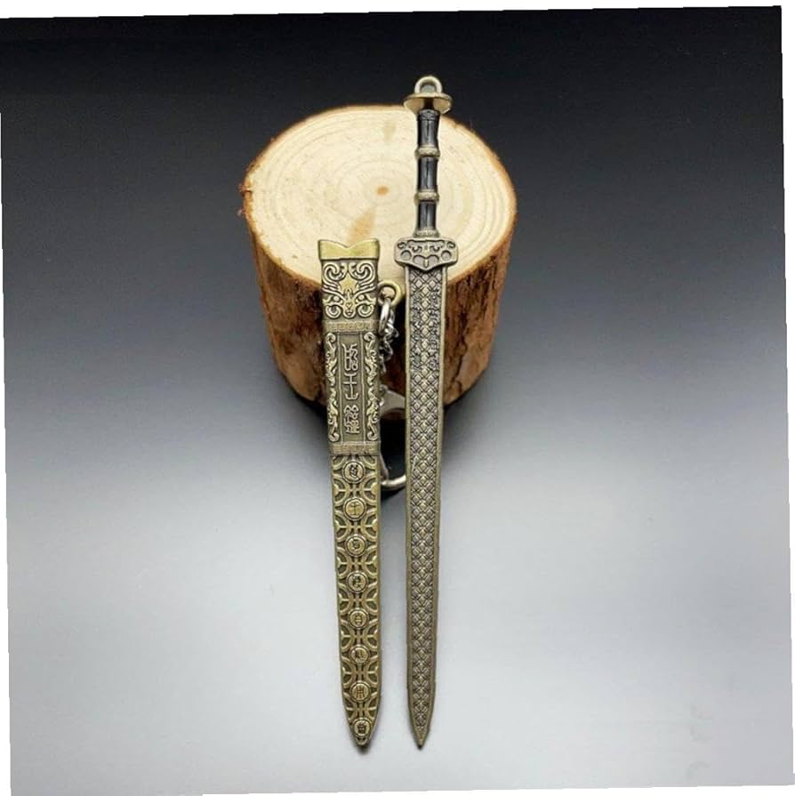 Amazon.co.jp: キーホルダー ミニ剣 鞘の装飾パターンを備えた