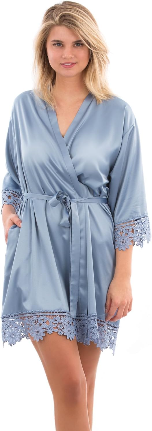 VEAMI Jasmine Lace Bridesmaid Robe, Short Robe with a Gold Graphic