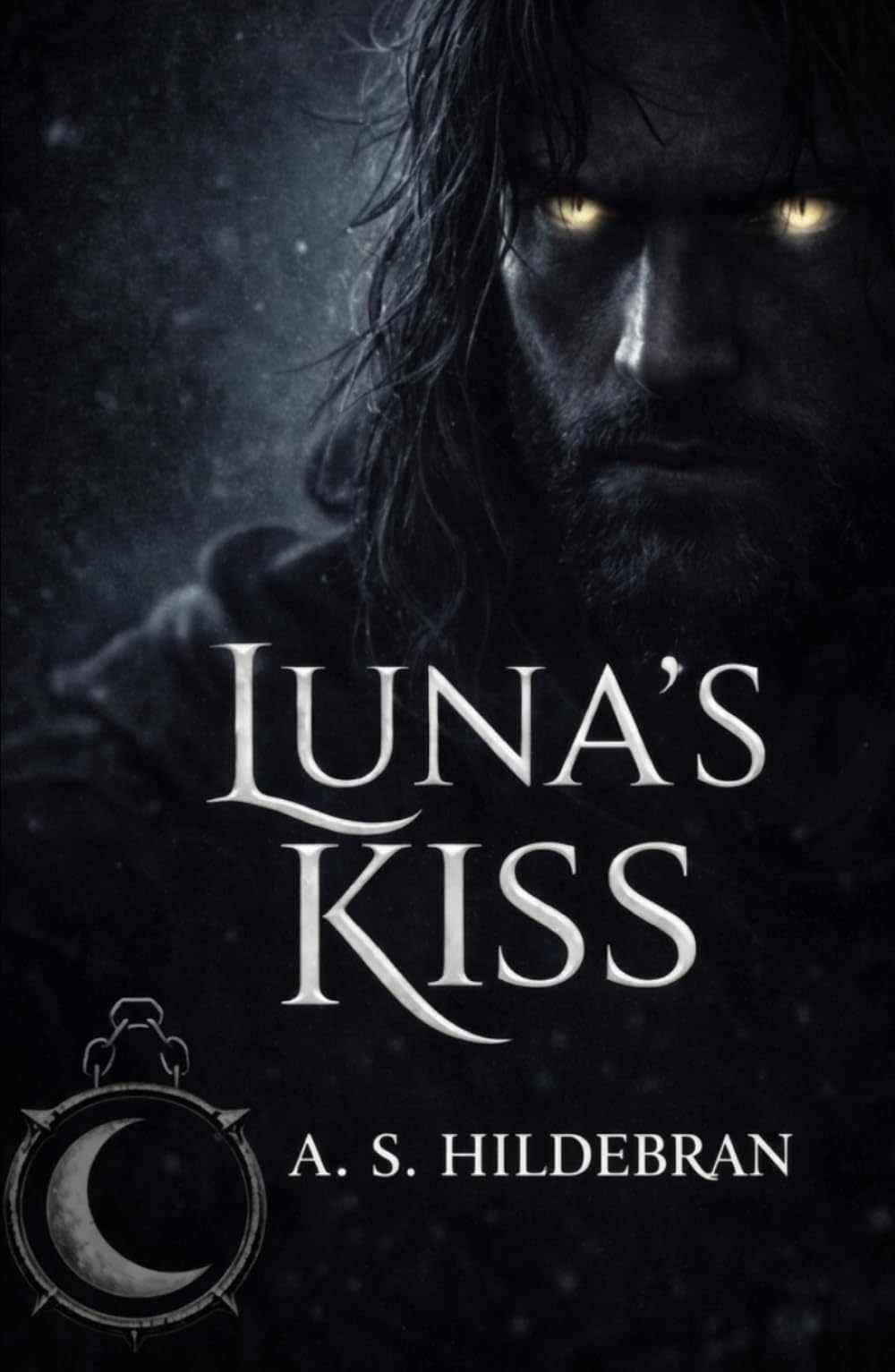 Luna’s Kiss (The Crescent Saga)