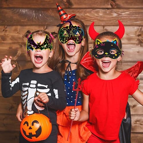 Miniatura 7 de CCINEE 36 máscaras de papel para rascar de Halloween, mágicas máscaras artísticas para raspar con cordones elásticos y lápiz capacitivo de madera