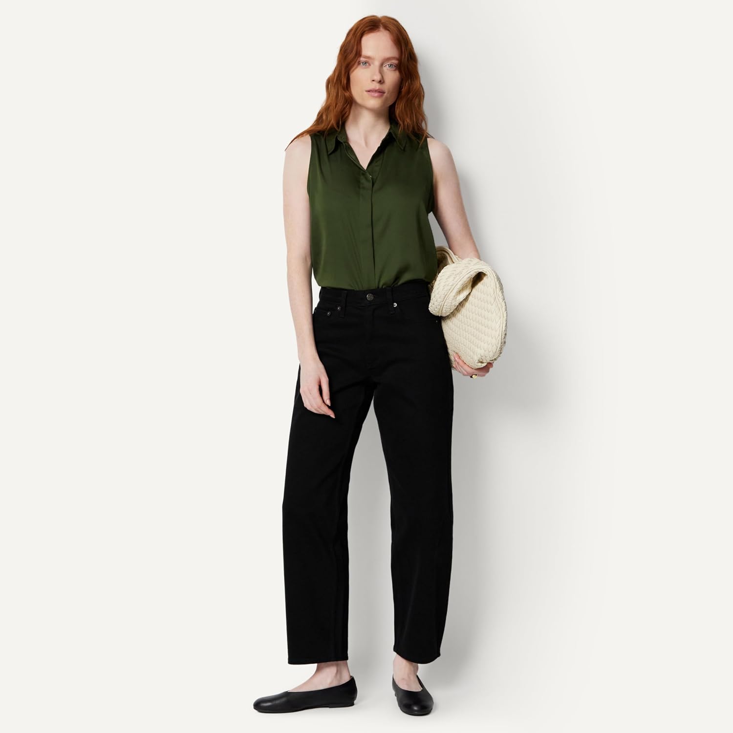 Amazon Essentials Women's Regular-Fit Sleeveless Button-Down Blouse