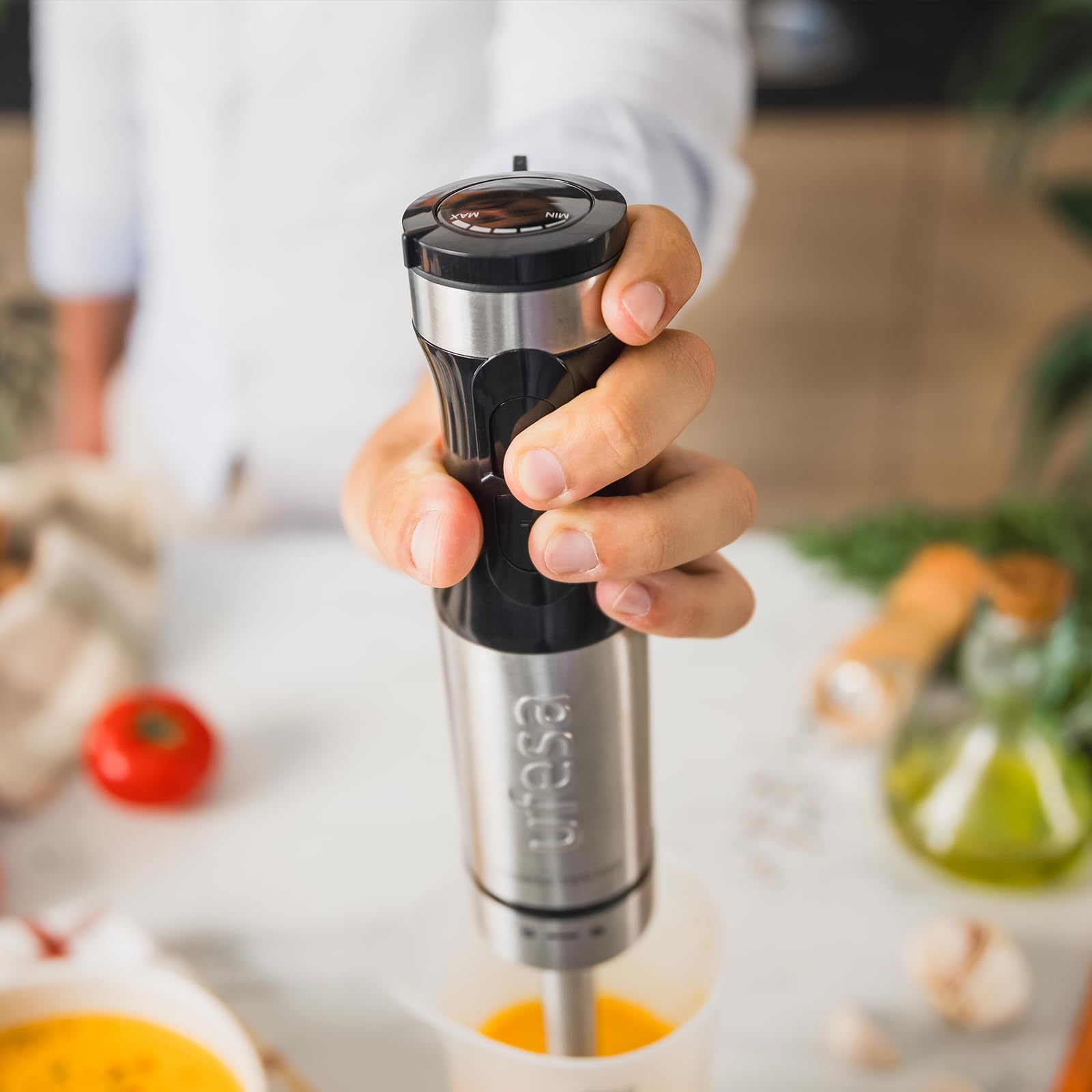 Ufesa Blender nurkowy Aquarius Max 1000 W, funkcja turbo, zmienna regulacja prędkości, 4 wysokowydajne ostrza, zdejmowana stopka ze stali nierdzewnej, ochrona przed rozpryskami, szklanka 700 ml