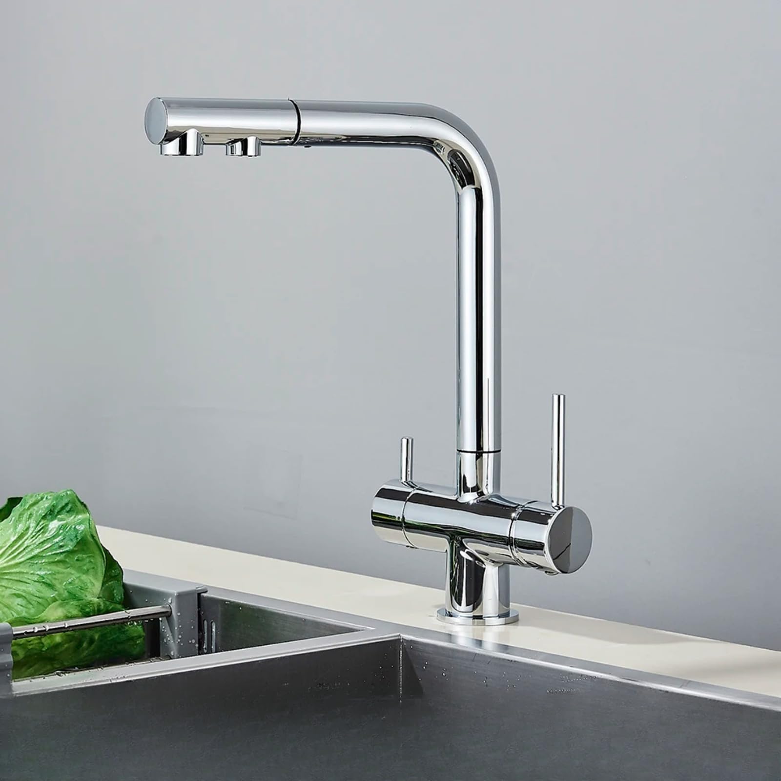 Robinet de cuisine eau chaude et froide avec option eau filtrée pour toute la famille