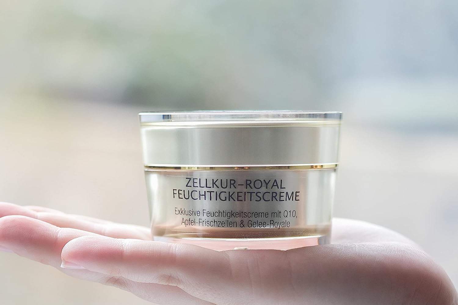 Serum-Royal 30 ml + Zellkur-Royal Feuchtigkeitscreme mit Gelee-Royale 50 ml | Hochaktives Repair-Elixier Gesichtsserum & Exklusive Anti-Aging-Gesichtscreme mit Q10, Apfel-Stammzellen und 3% Gelee-Royale
