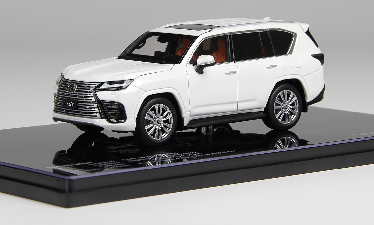 LCD43013-WH - Lexus LX 600 White - échelle 1/43 - modèle de Voiture