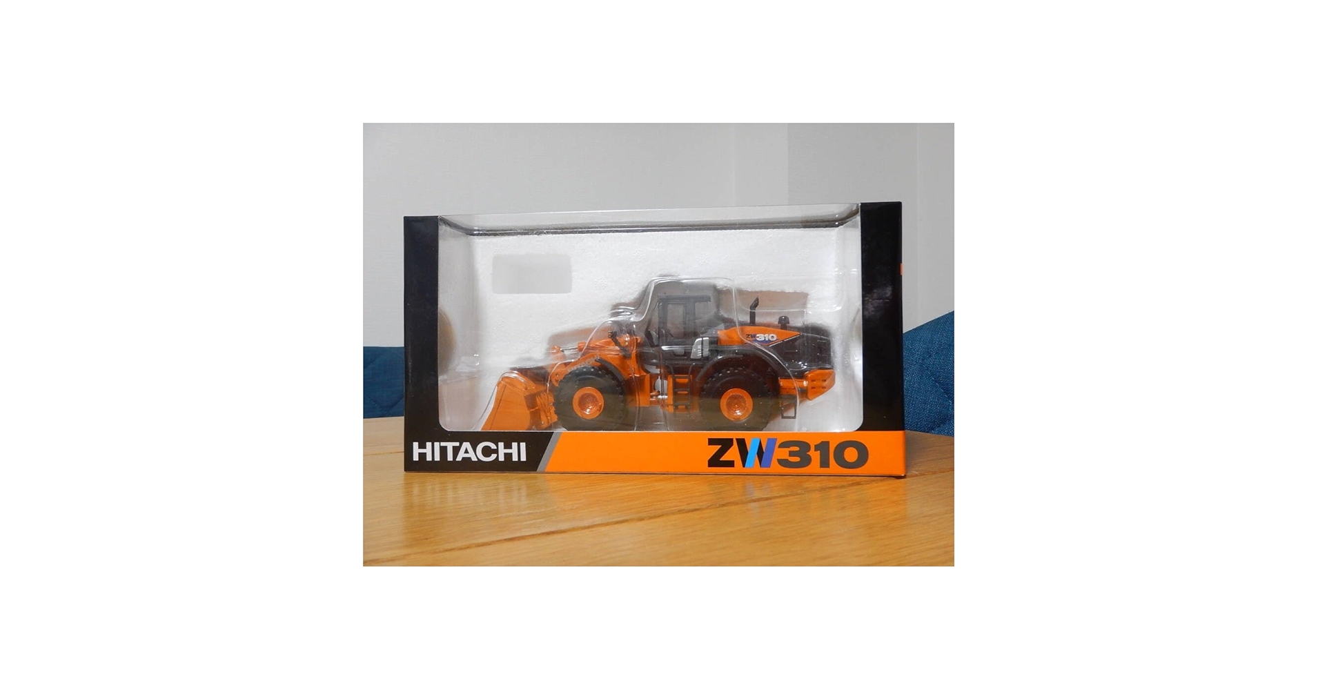 【新品未開封】HITACHI ZW310 ホイールローダー模型 日立建機 ホイールローダ ZW310-6 | 日立建機日本グッズストア