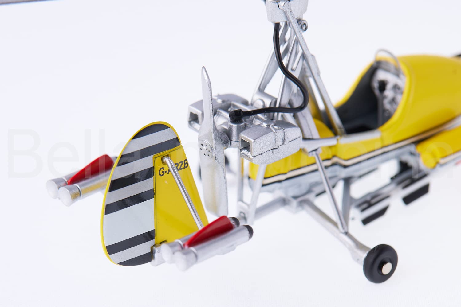 Amazon.co.jp: 007 ボンドカー ヘリコプター 模型 ジャイロコプター 1