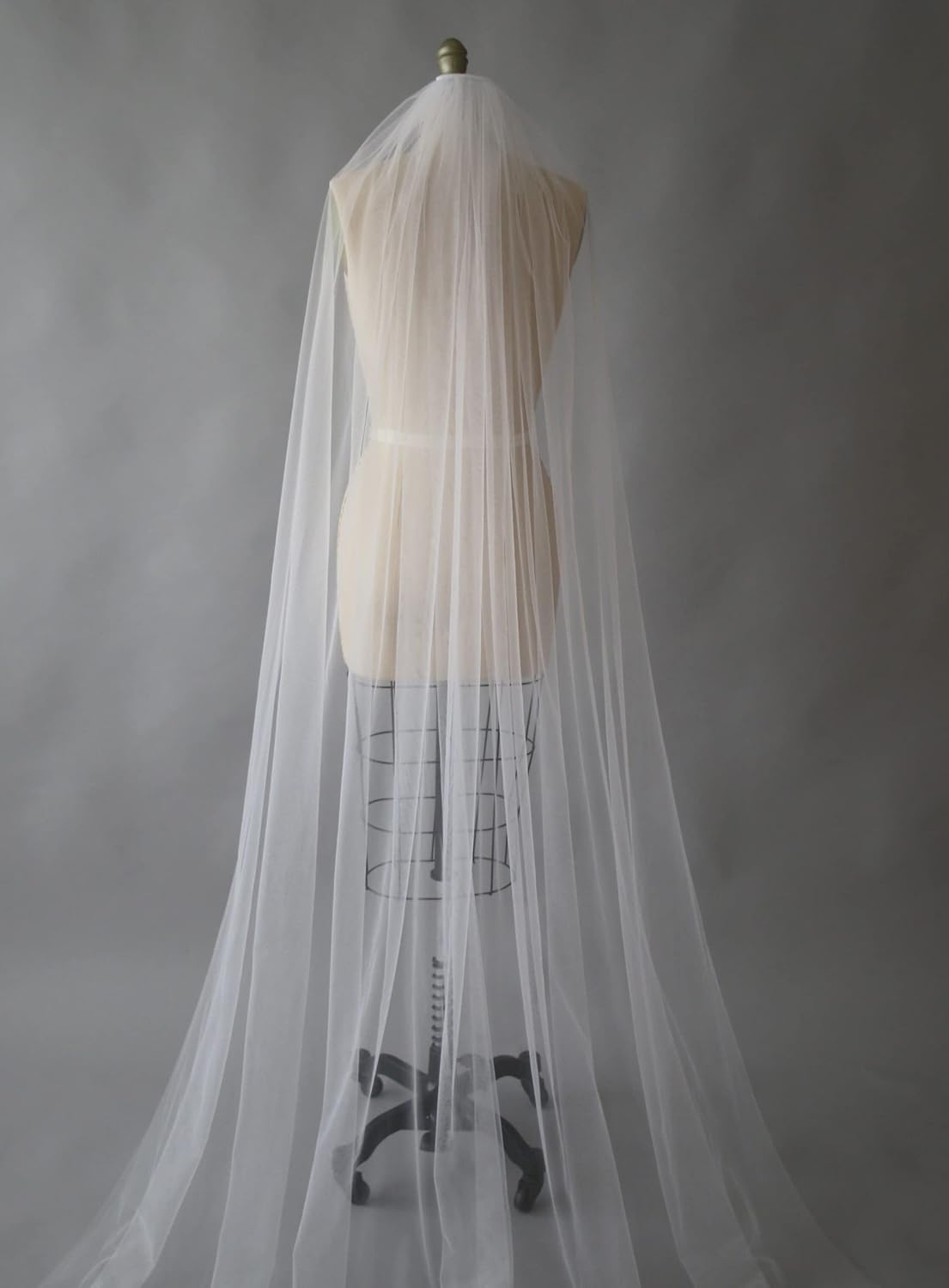 Ivory(Off Whtie) Soft Tulle mesh,Good Skin Touch Fabric,Super Wide Bride viel Dress Tulle Fabrics, 2 Way Little Stretch mesh for Wedding Venues Decoration 118" *118" Tulle Fabric Ivory(118"*118")