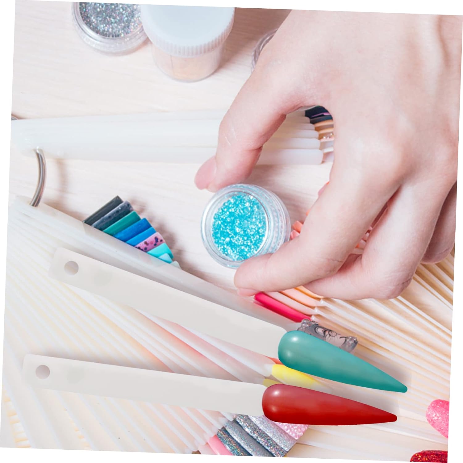 200pcs Practice Nail Art Supplies False Nails Tips Fan-shaped Display Sticks Metal Rings Holder