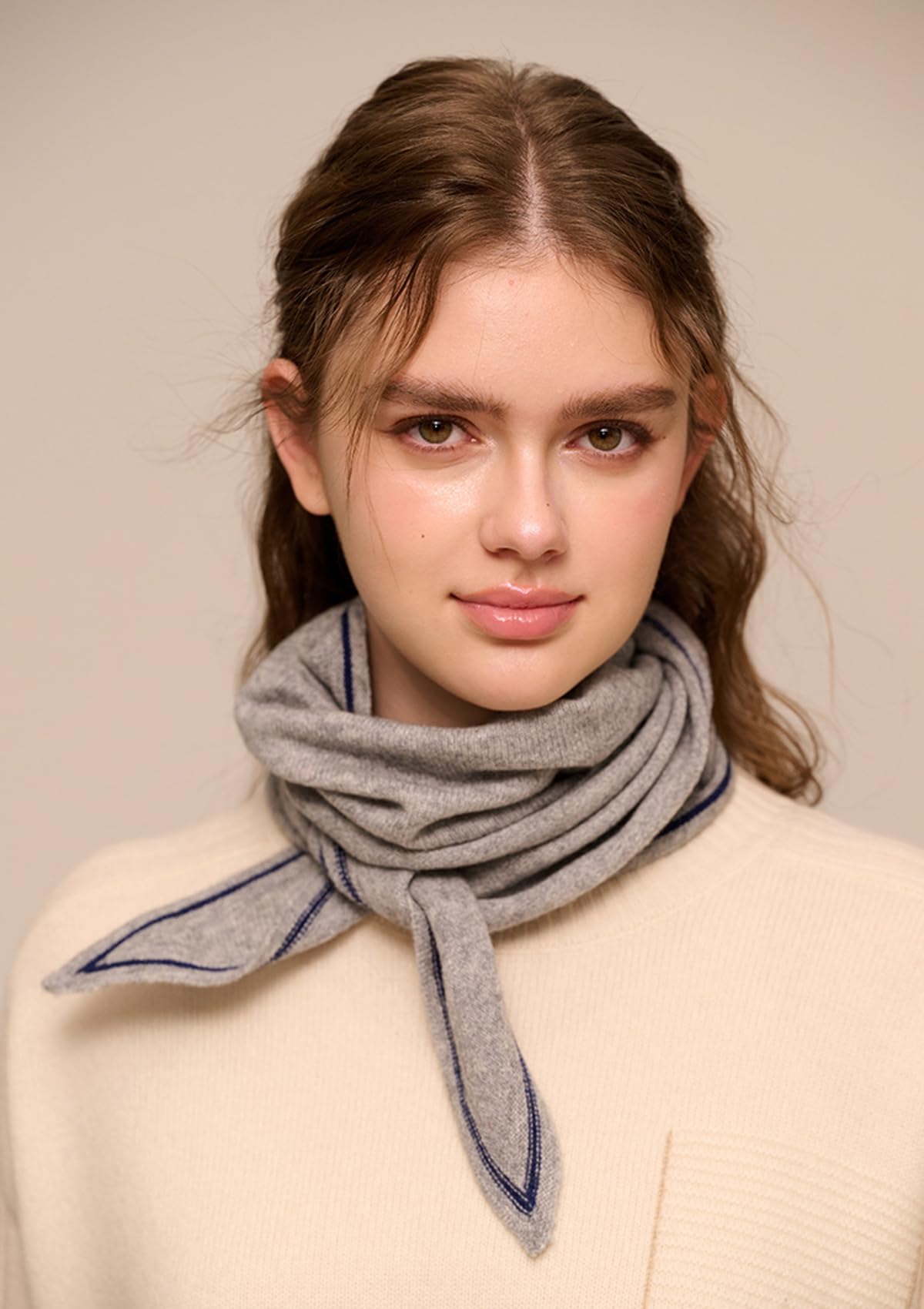 Klein Diamant Schal Halstuch 30% Kaschmir & 70% Wolle, Weiche Warme Gestrickt Halskreuz Dreieckstuch für Damen Mädchen, Frühling Herbst Vielseitiges Strickschal Kurz Kragenschals Neckwarmer Grey