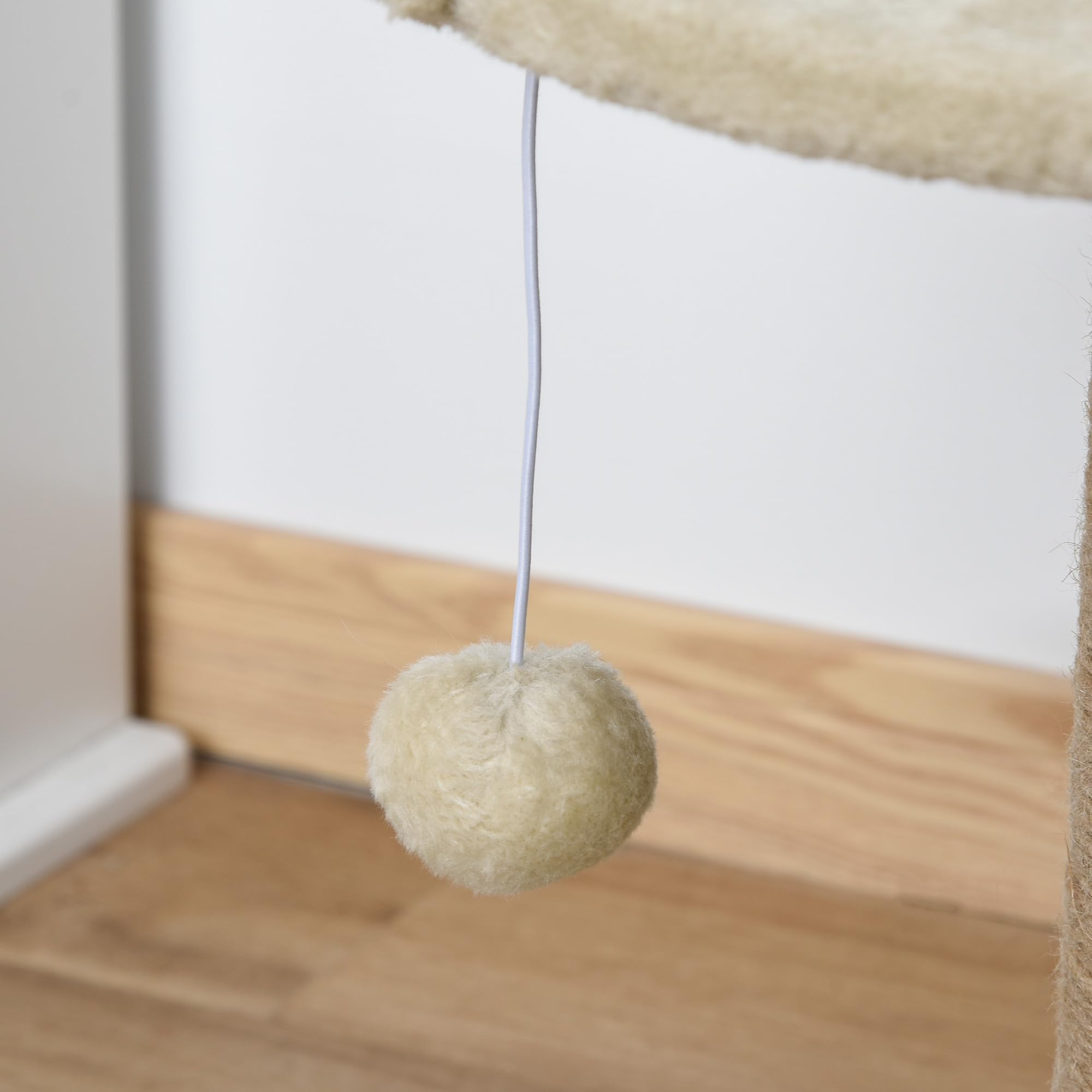 PawHut Albero Tiragraffi per Gatti Adulti e Gattini, Trespolo con Lettino per Gatti, Palo in Juta e Pallina Appesa, 40x40x49cm, Beige