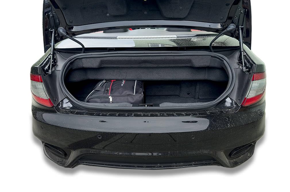 KJUST Dedicadas Kit de Bolsas 2 pcs Compatibles con MASERATI GRAN CABRIO I 2011+
