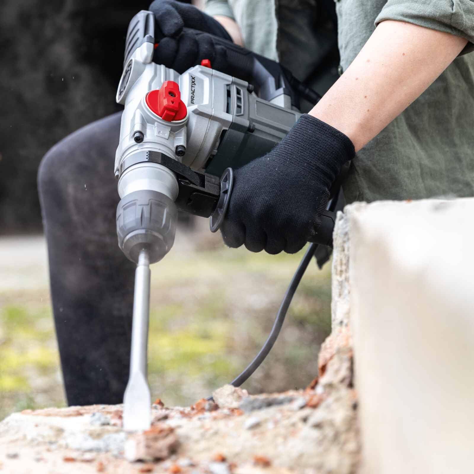 Practixx 3in1 Bohrhammer PX-BH-5 Abbruchhammer mit 5 Joule & 1050W | 28mm Bohrleistung in Beton | SDS-Plus Aufnahme | Zusatzgriff | 3m Kabel Bohrmaschine | inkl. 3 Bohrer, Koffer, Spitz- & Flachmeißel
