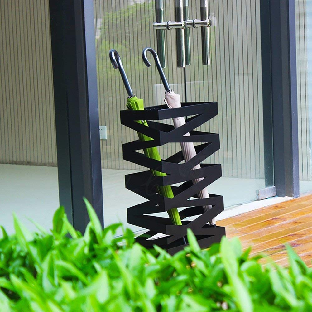 Porte-parapluies en métal pour protéger le sol de votre entrée les jours de pluie