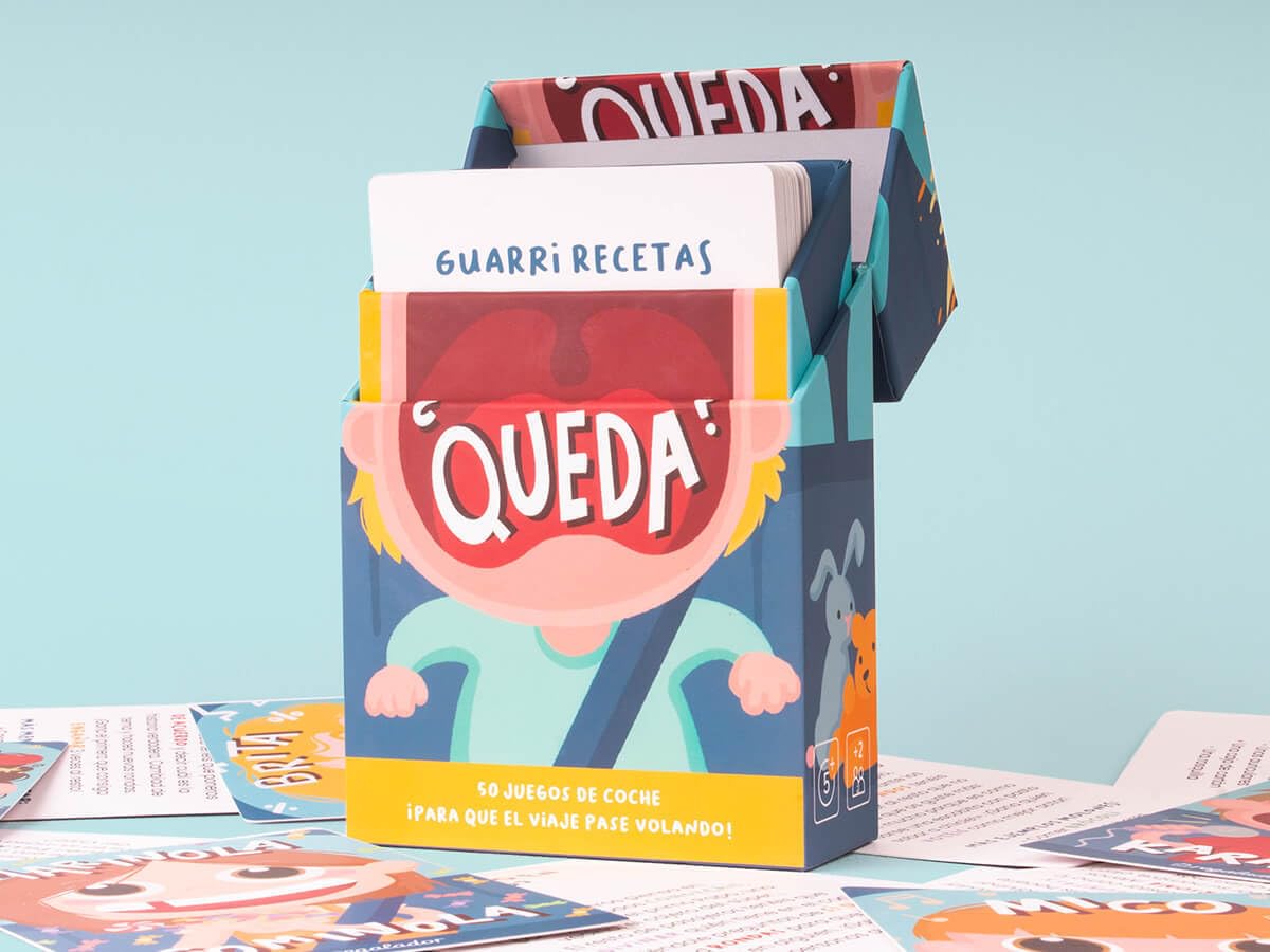 Juegos de Mesa para niños/as ¿CUÁNTO Queda? | El Juego de Cartas para los Viajes | Regalo niña 10 años | Una Idea de Hellofun! | 2 Jugadores | Duración: 5 min- hasta Llegar a Destino | +5