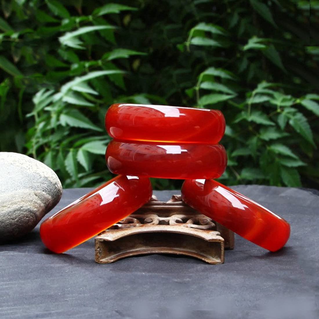 Amazon.co.jp: 女性のブレスレット、天然の赤い翡翠のバングル