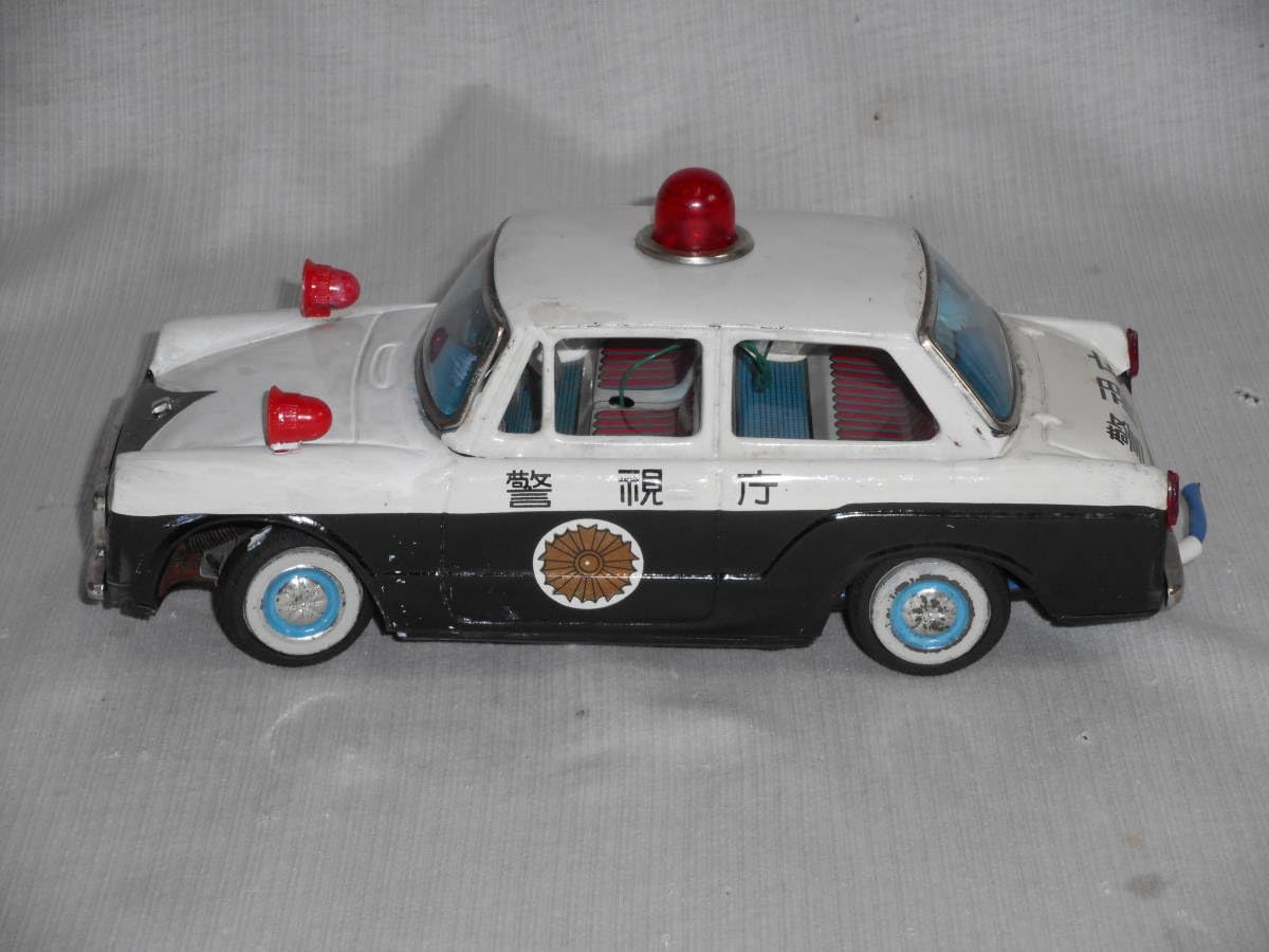 ブリキ製　トヨタ　パプリカ　警視庁パトカー Amazon.co.jp: 古いブリキトヨタパブリカパトカー電動リモコンBC
