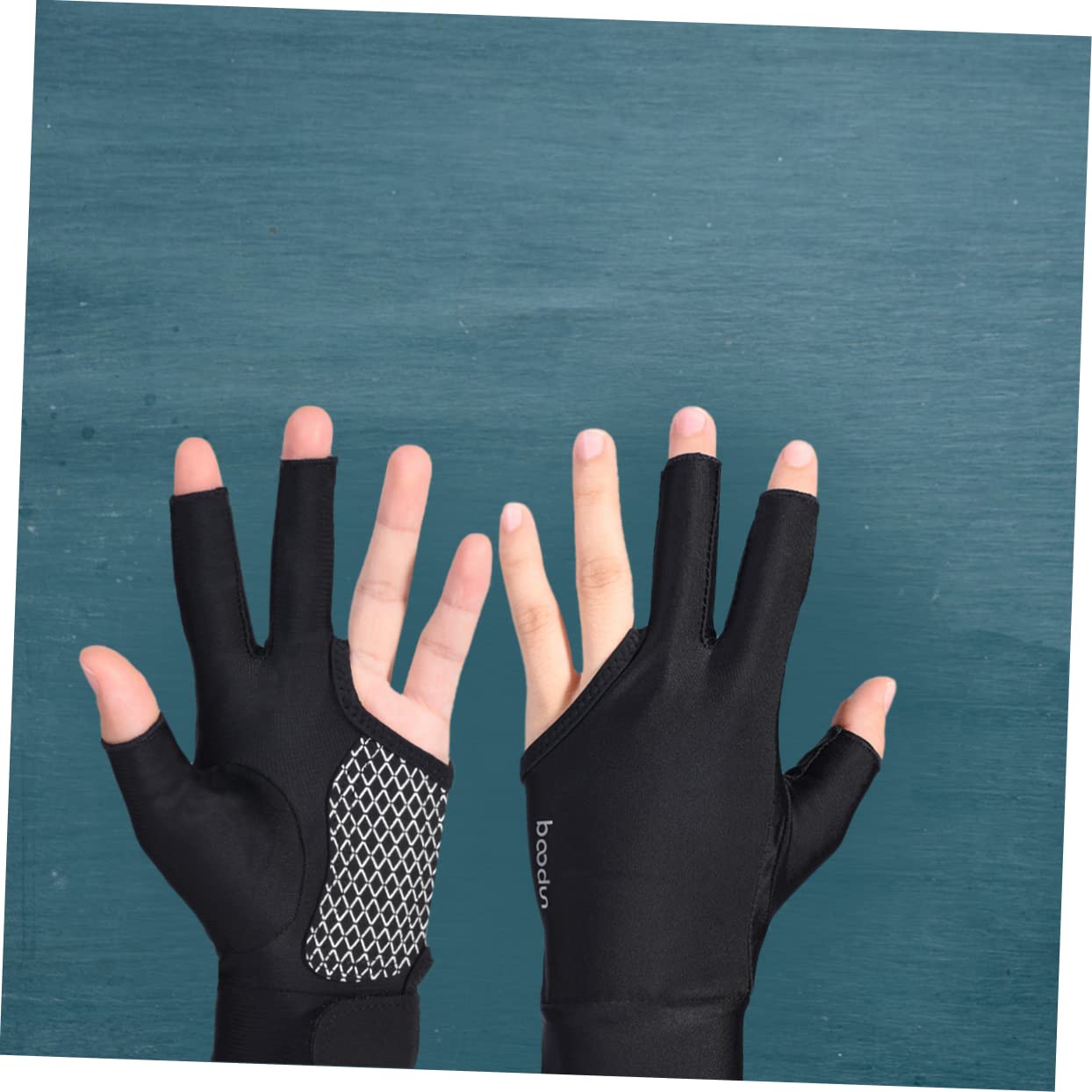 VANZACK Glove for Playing Pool Billiard Cue Glove Snooker 3 Fingers Breathable Size l