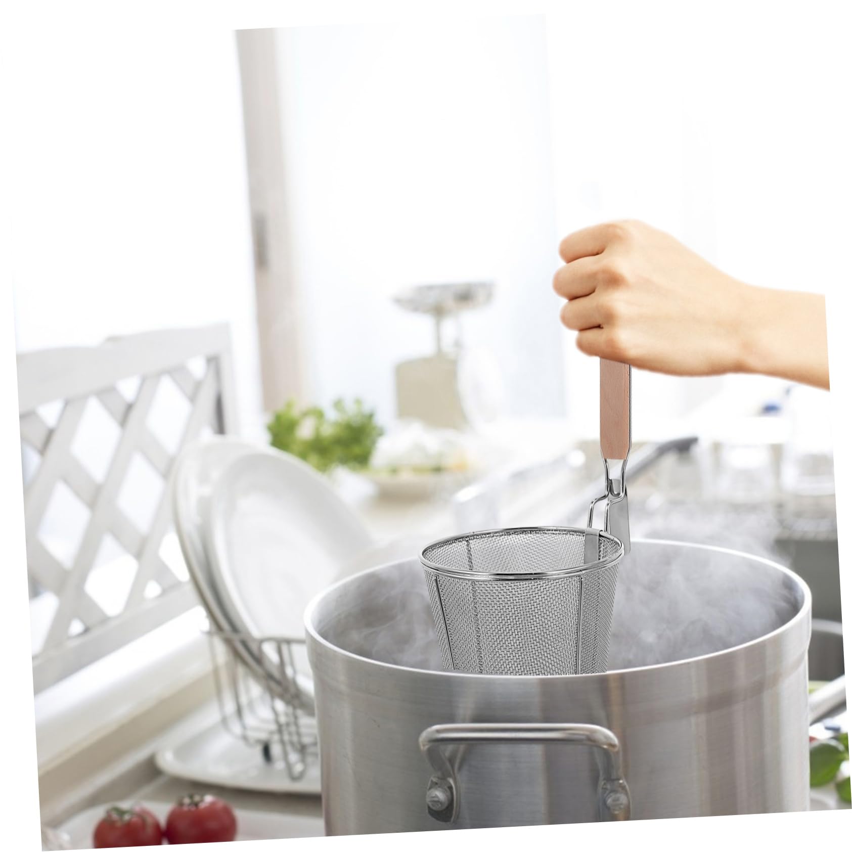 VOSAREA 1Pc Stainless Steel Noodle Strainer with Handle Mesh Colander for Cooking for Straining Pasta Spicy Soups and Fried Foods Kitchen Sifter