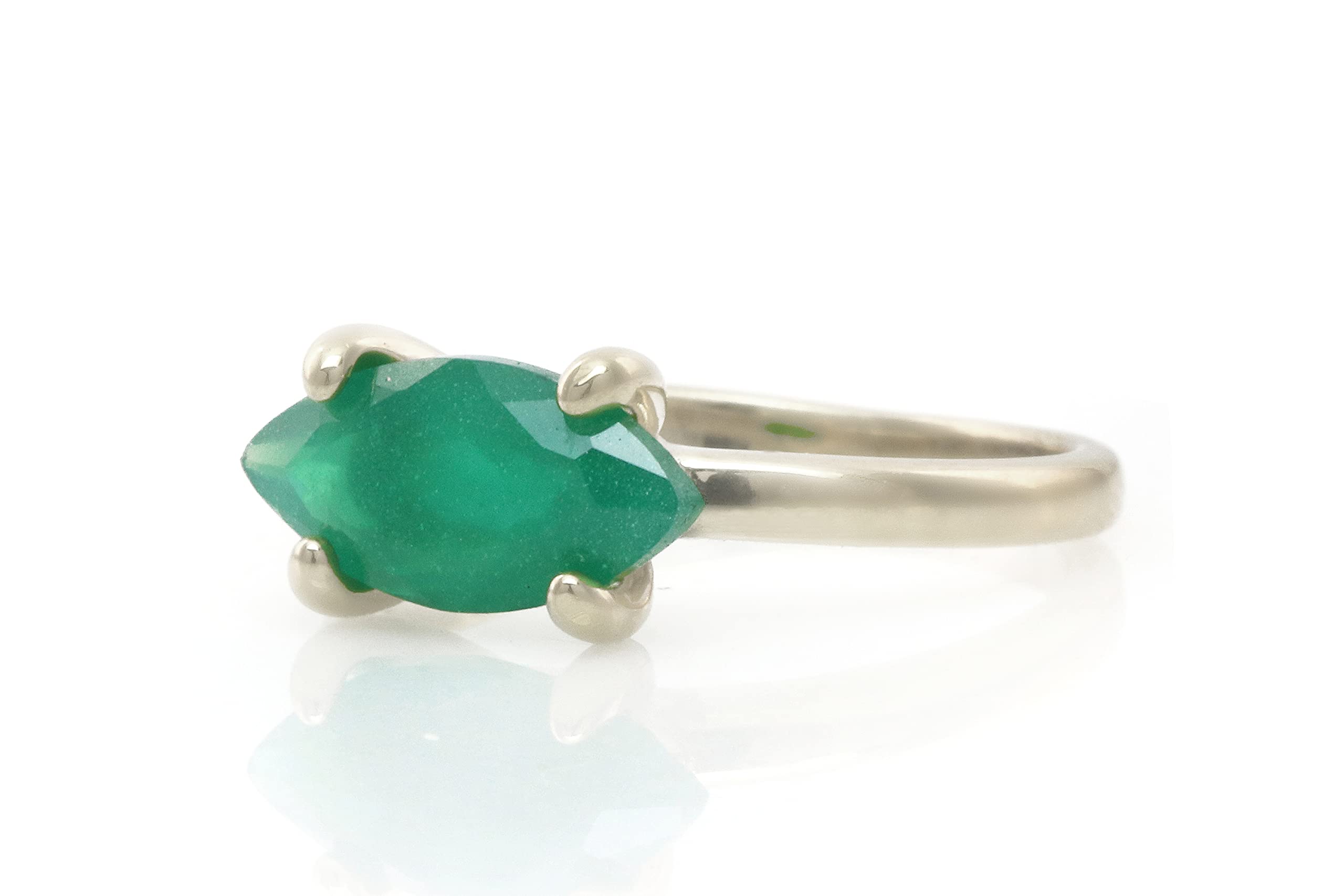 Anemone Anello Chic Onice - Anello Solitario per Fidanzamento, Promessa, Regalo, Moda - Anelli Gemma Personalizzati per Donne - Scegliete il Vostro Materiale - con Incisione Opzionale - Fatto a Mano