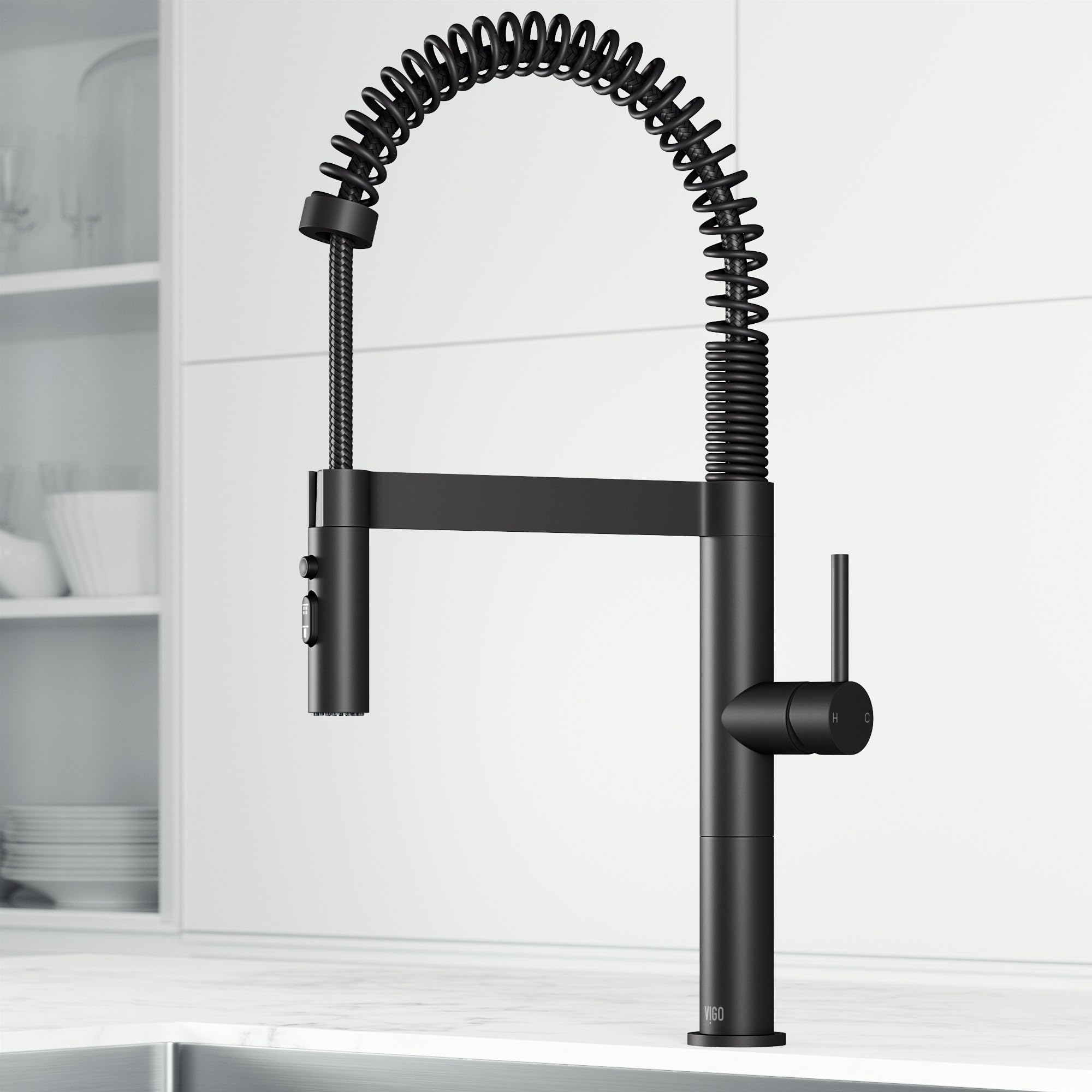 VIGO Edison Pro 20'' H Single Handle Pull Down Sprayer Kitchen