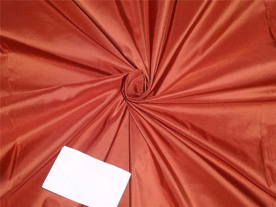 Soie rouge brillant large de 137 cm pour créer des vêtements doux