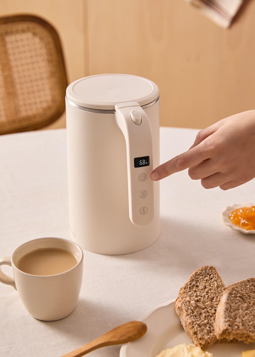 CREATE/KETTLE STUDIO PRO/Bouilloire électrique 1L blanc cassé/Contrôle de température, fonction maintien au chaud, enrouleur de câble, arrêt automatique, 1000W