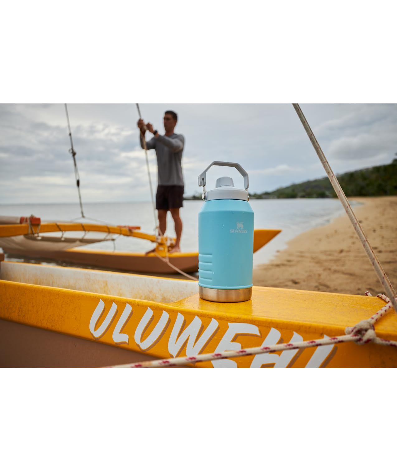 Stanley IceFlow Fast Flow Jug with Handle 96 oz | Twist On Angled Spout Lid | Leakproof for Travel and Sports | Insulated Stainless Steel | BPA-Free | Black 2.0