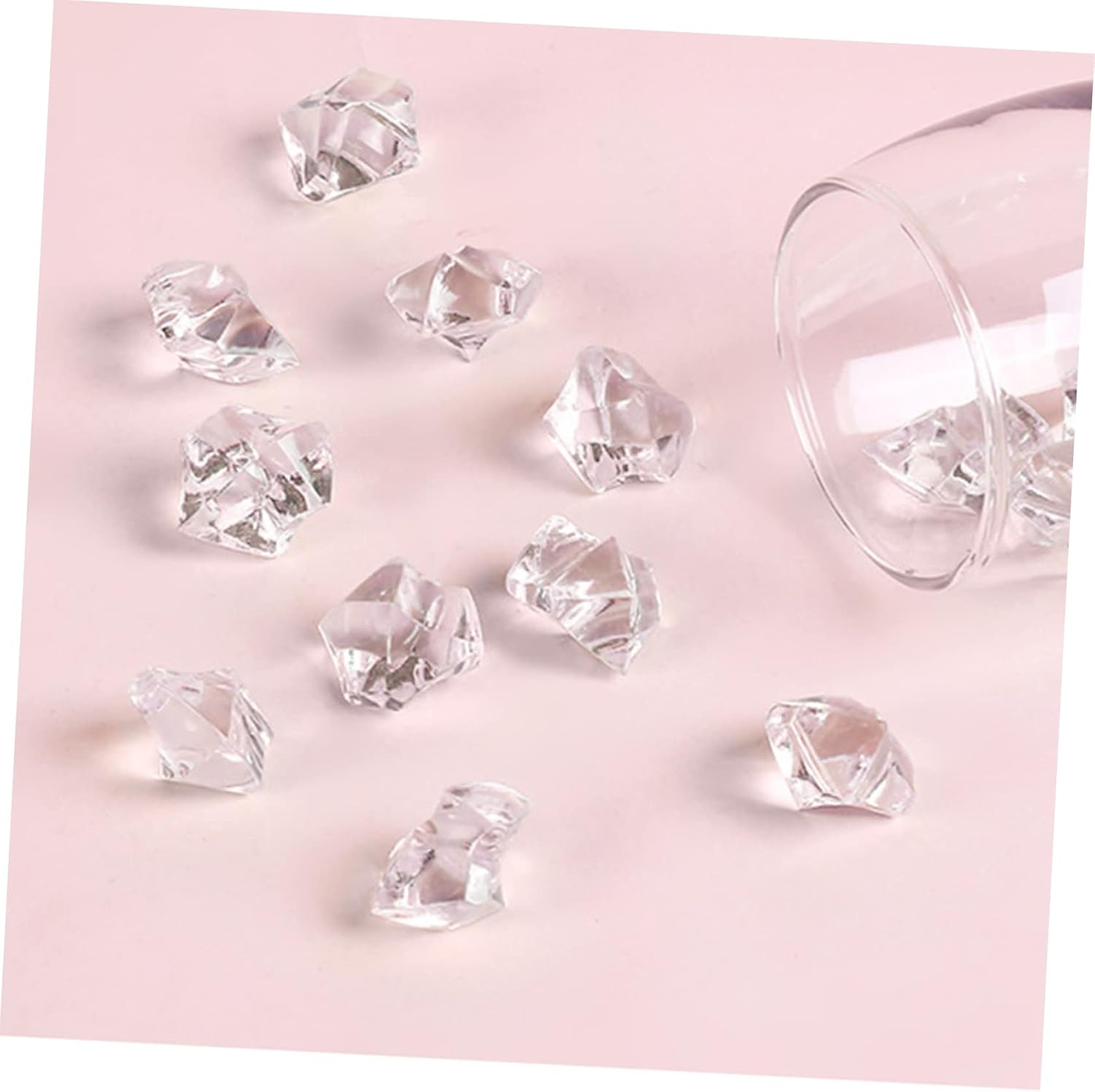 600pcs Acrylic Crushed Ice Rocks Realistic Plastic Ice Cubes for Home Decoration Centerpieces DIY Projects and Vase Fillers Chic Fake Diamonds Transparent Finish