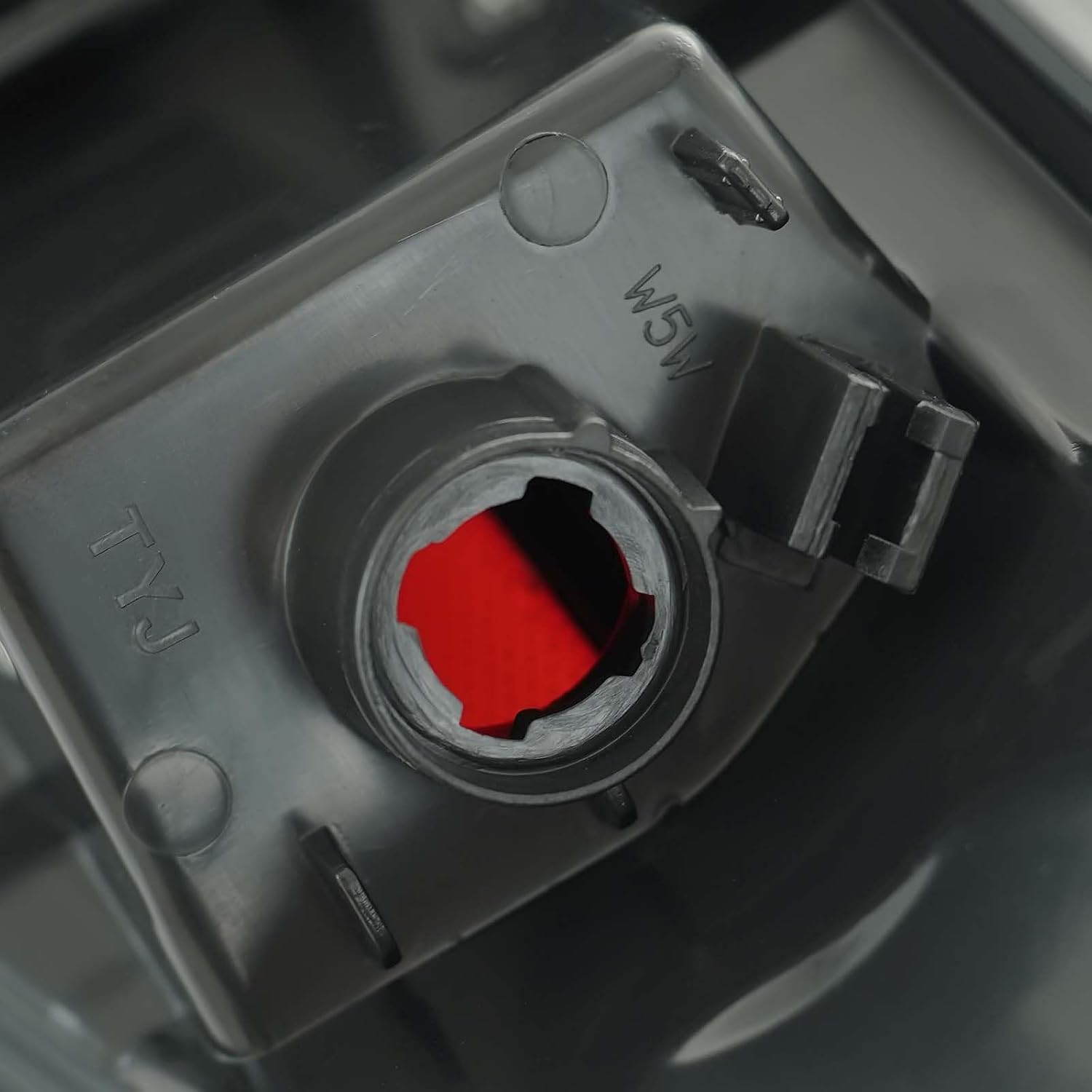 KARPAL Outer Tail Light Lamp Driver Left Side Compatible with 2018 2019 2020 Toyota Camry SE LE Replacement 8156006720 TO2804134