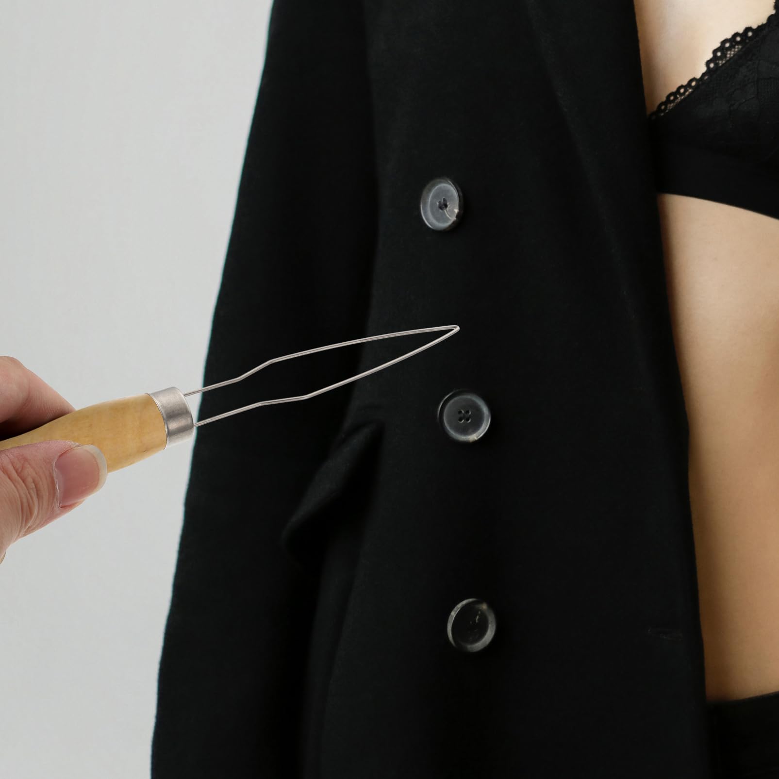 FOMIYES 3pcs Button Threader Button Hook Helper Button Hook Assistive Device Buckle Bodysuit Button Hook Tool Button Hook for Jeans Dressing Stick Button Tools Buttoning Aid Hook Plastic