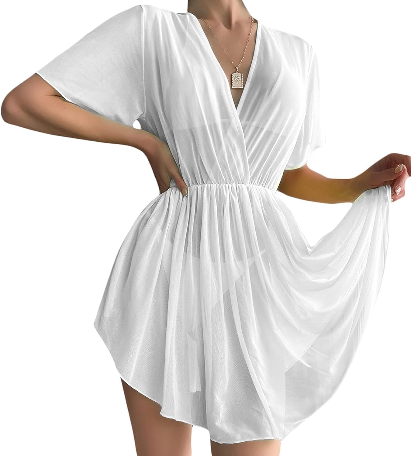 Robe transparente Y2K col en V résolvant les looks d'été monotones