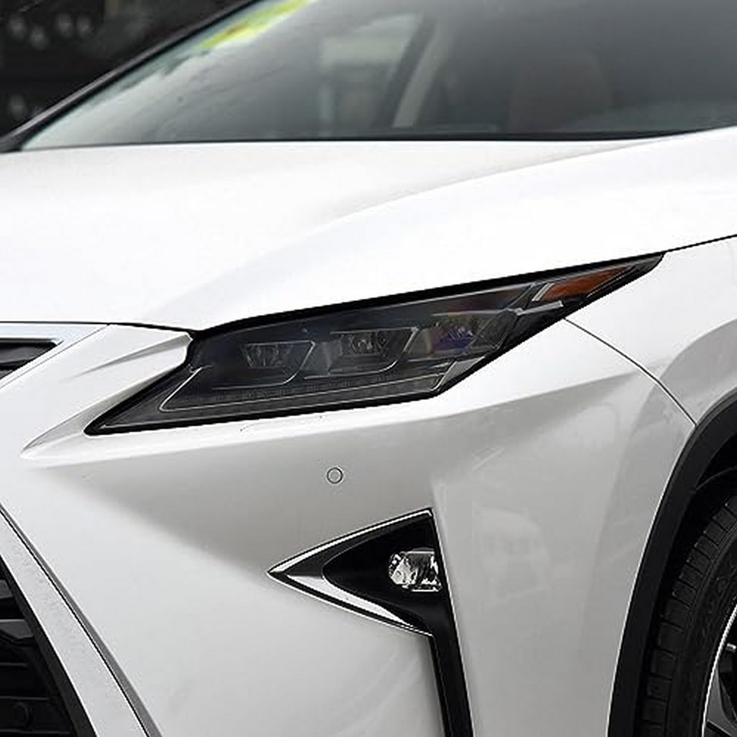 Film de protection phare voiture TPU pour rouler sereinement en Lexus RX