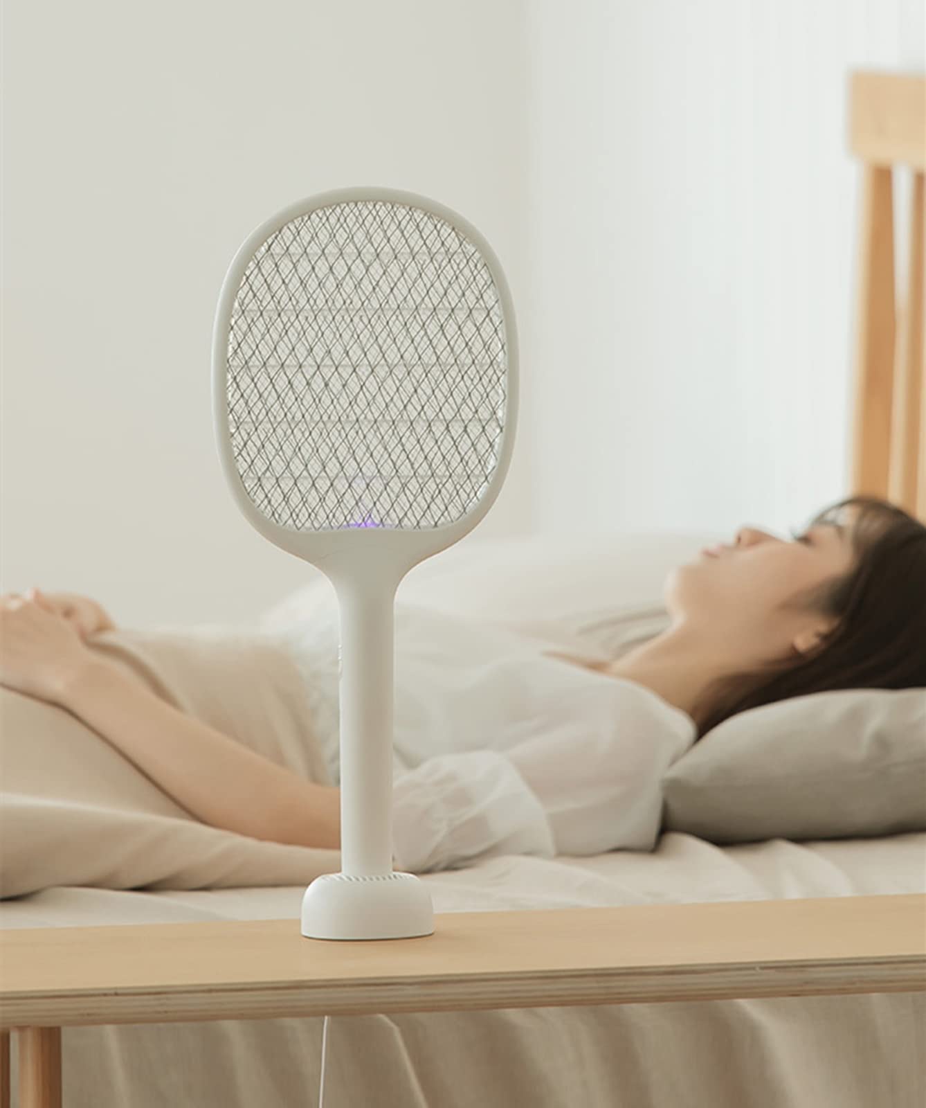FAXIOAWA Matamoscas eléctrico, matamoscas eléctrico de 3000 V, matamoscas, Recargable por USB, para Interiores y Exteriores, Rosa, con Base