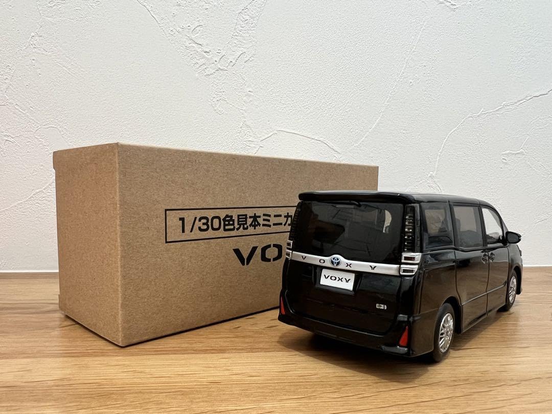 トヨタ ヴォクシー 80 後期 カラーサンプル ミニカー Amazon.co.jp: トヨタ ヴォクシー 80後期型 カラーサンプル
