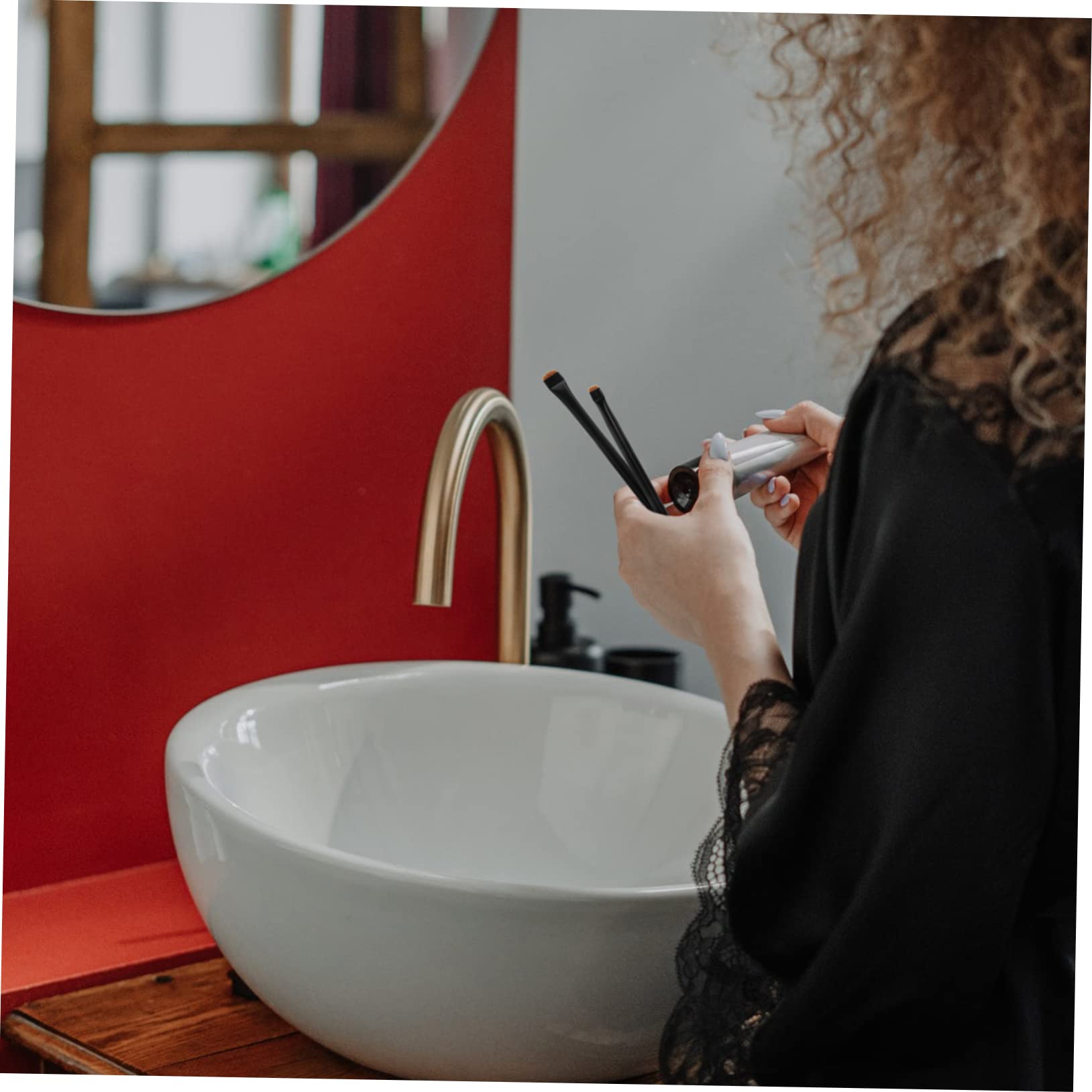 Housoutil 12pezzi Pennelli Per Trucco Con Manico Legno Pennelli Per Eyeliner Professionale e Cosmetici e Viso Facile Da Pulire e Adatto Per Uso Professionale e Quotidiano