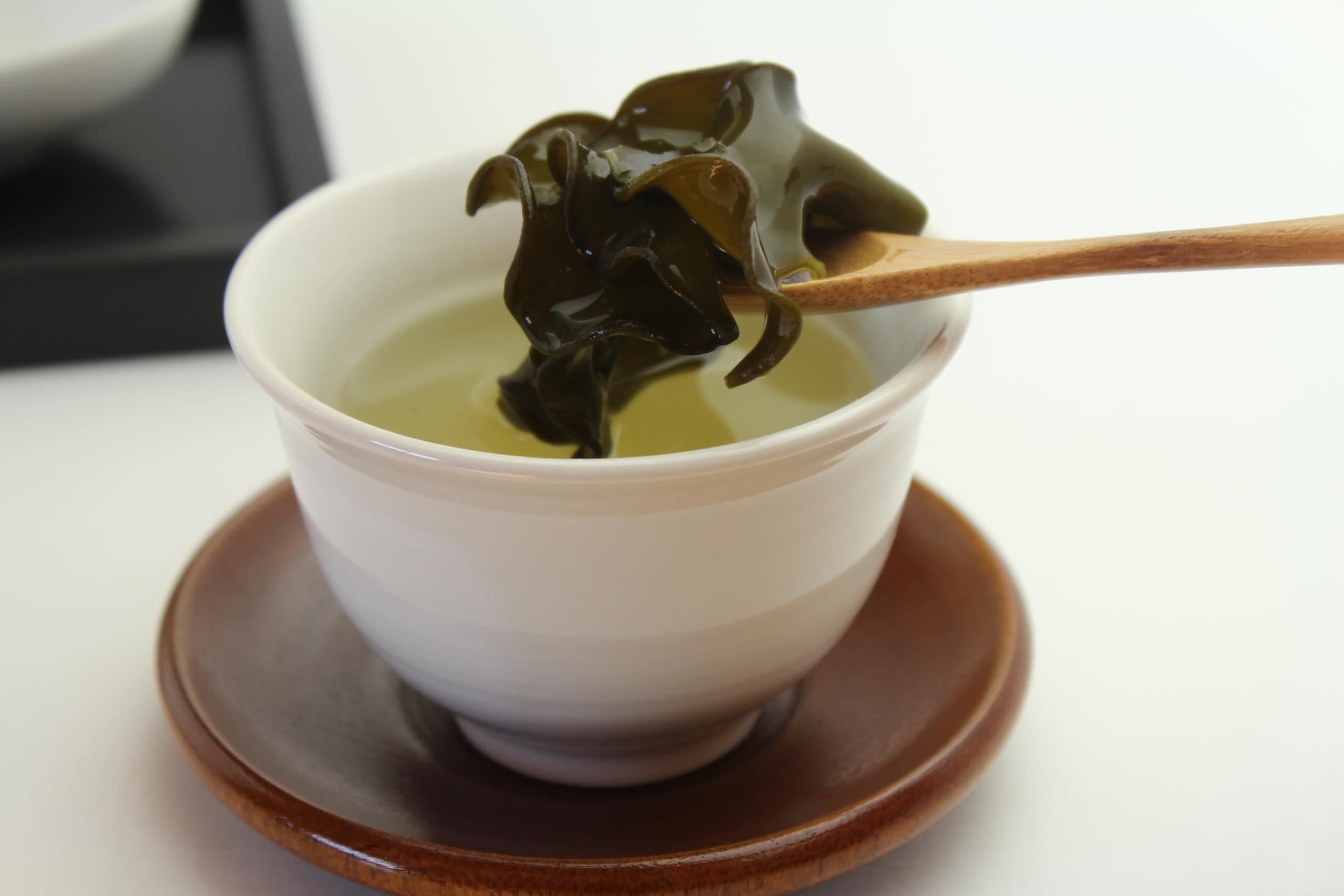 Amazon.co.jp: めかぶ茶 梅味 50g (2袋) : 食品・飲料・お酒