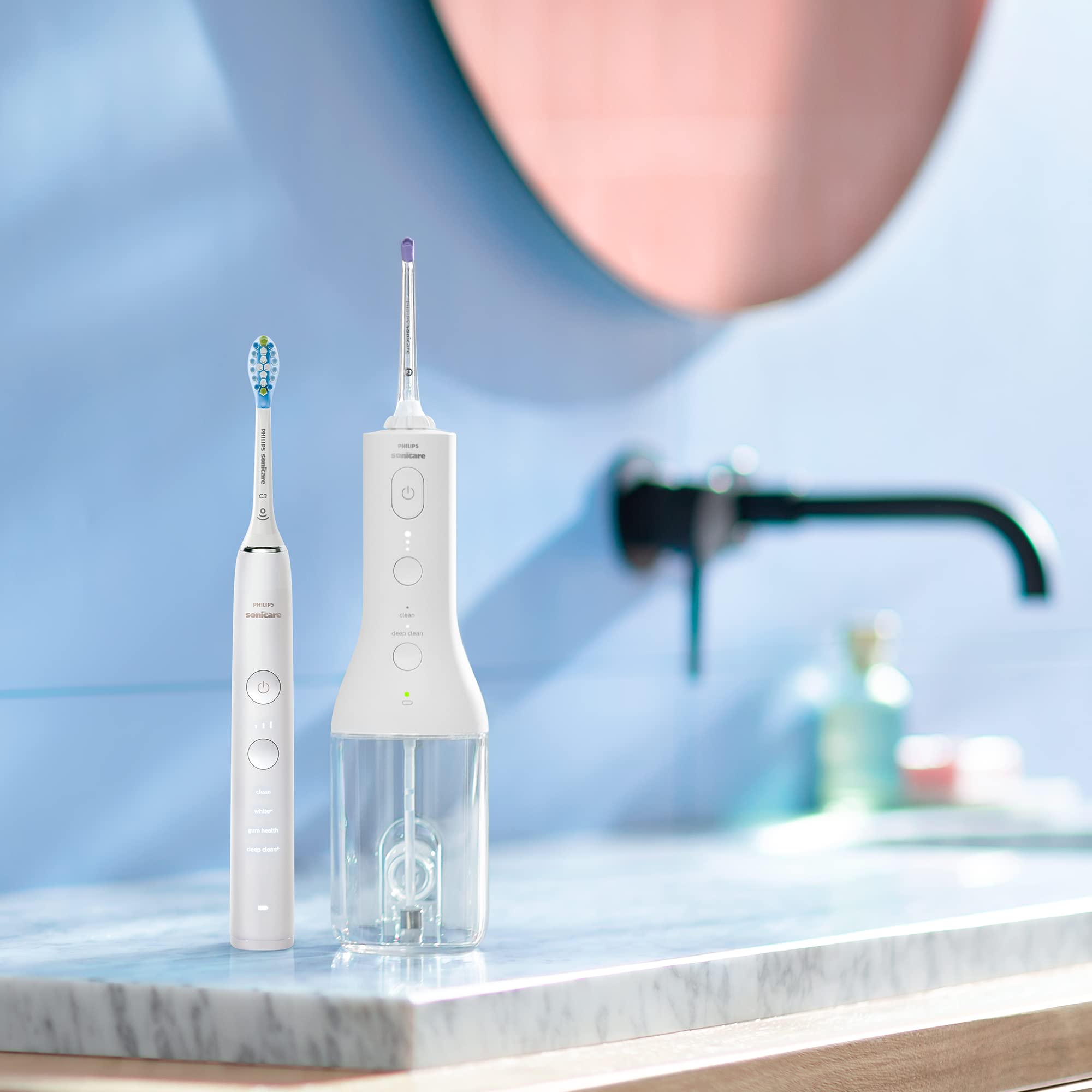 Philips Sonicare Irrigatore orale senza filo Power Flosser 3000 e spazzolino elettrico DiamondClean 9000 - Pulizia di denti e gengive e rimozione della placca, bianco (modello HX3866/41)