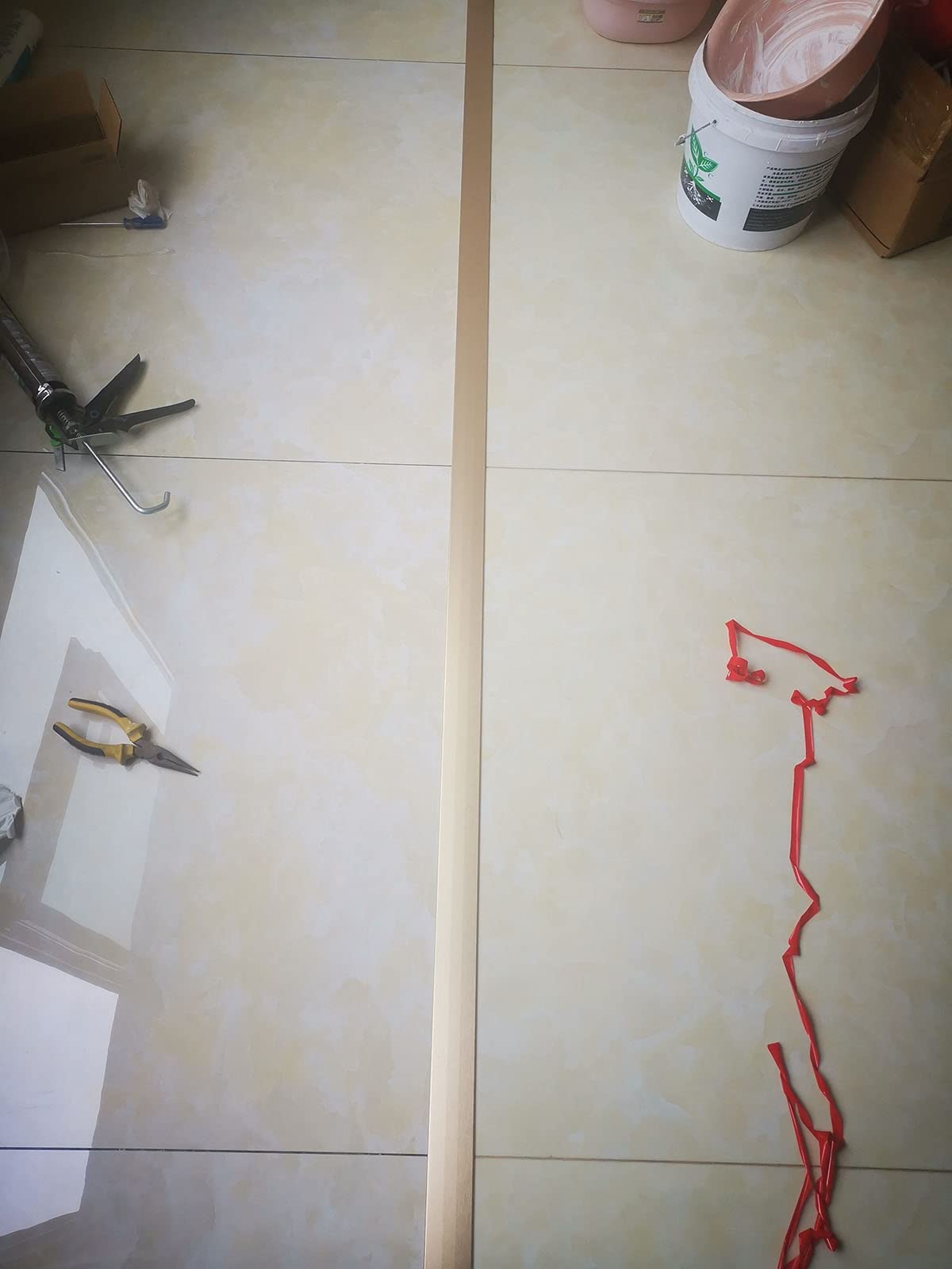 Złota listwa metalowa do formowania podłóg z drewna na płytki/laminat/winyl, samoprzylepna bardzo szeroka 4,5 cm płaska osłona szwu, 35 39 43 47 51 55 cali długości (rozmiar: 135 cm/53,1 cala)
