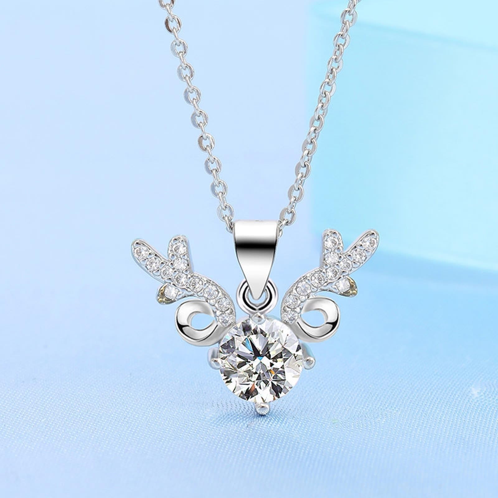 Collar de ciervo para mujer, oro blanco de 9 quilates para mujer, collar con colgante de diamante de laboratorio de ciervo para ella
