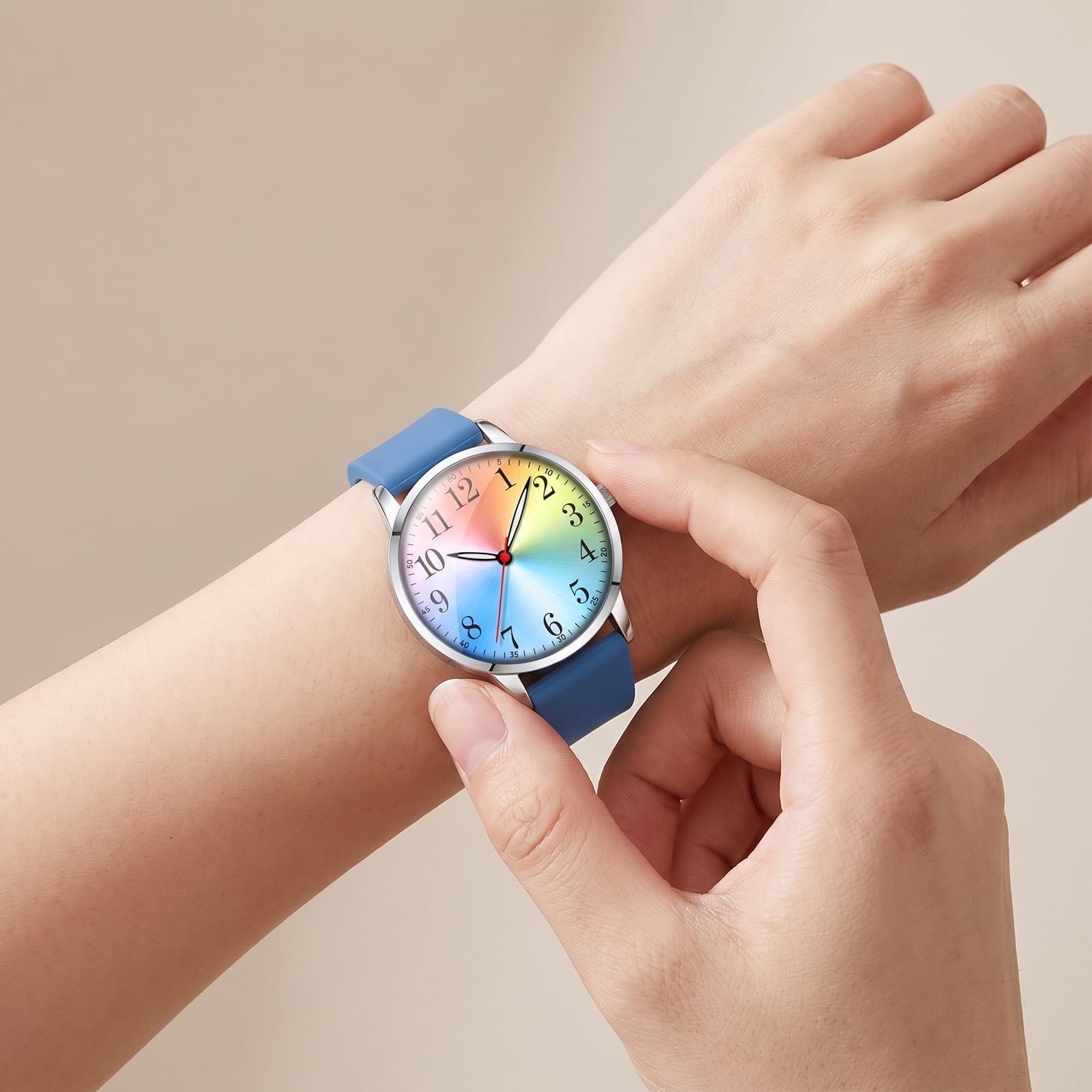 Letoff Orologio analogico classico, quadrante arcobaleno con numeri arabi, cinturino in silicone, resistente all'acqua fino a 30 m
