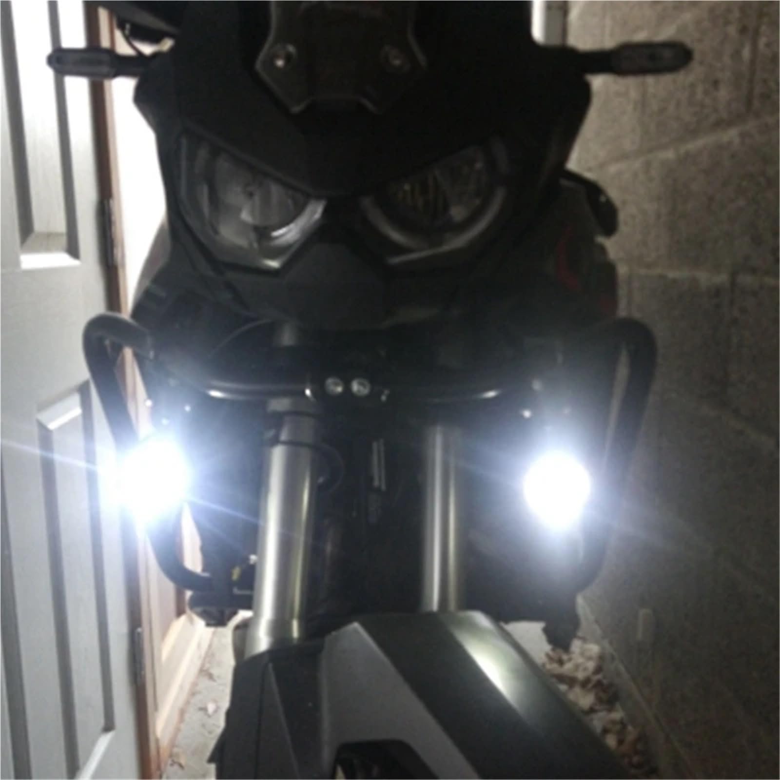 Staffe Supporto Faretti Staffa di fissaggio per faretti fendinebbia per moto, adatta per BMW R1200GS F800GS/F650FS faro per lampadina