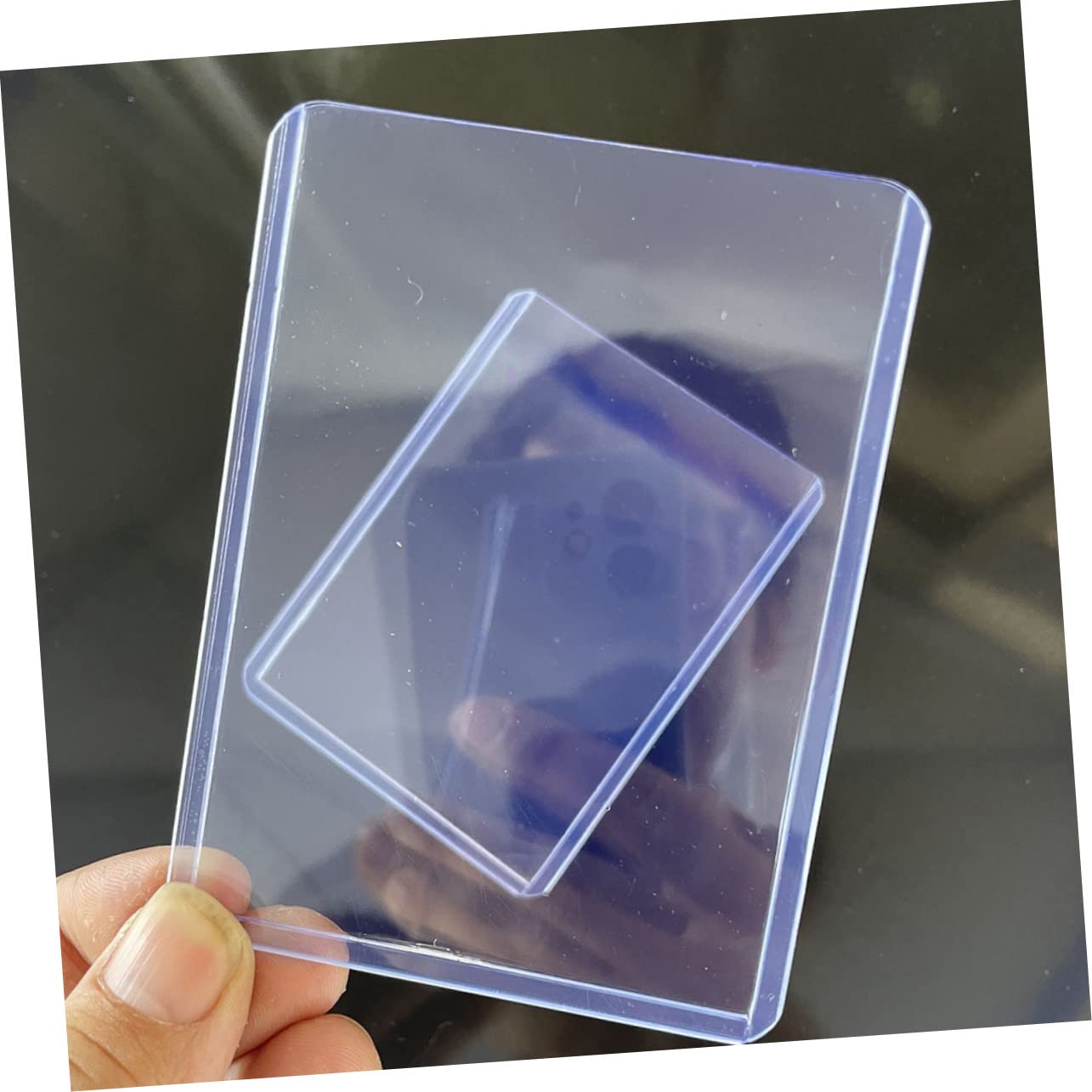 Yardwe 100stücke Pack Transparente Kartenhüllen Schutzhüllen für Sammelkarten Spielkarten aus Pvc Material Kratzfest und Wiederverwendbar