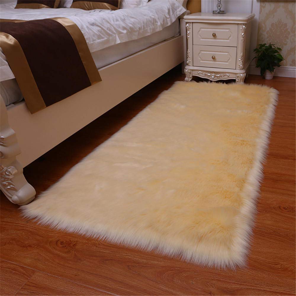 Tapis antidérapant beige 100x100 cm en fausse fourrure pour descente de lit douillette