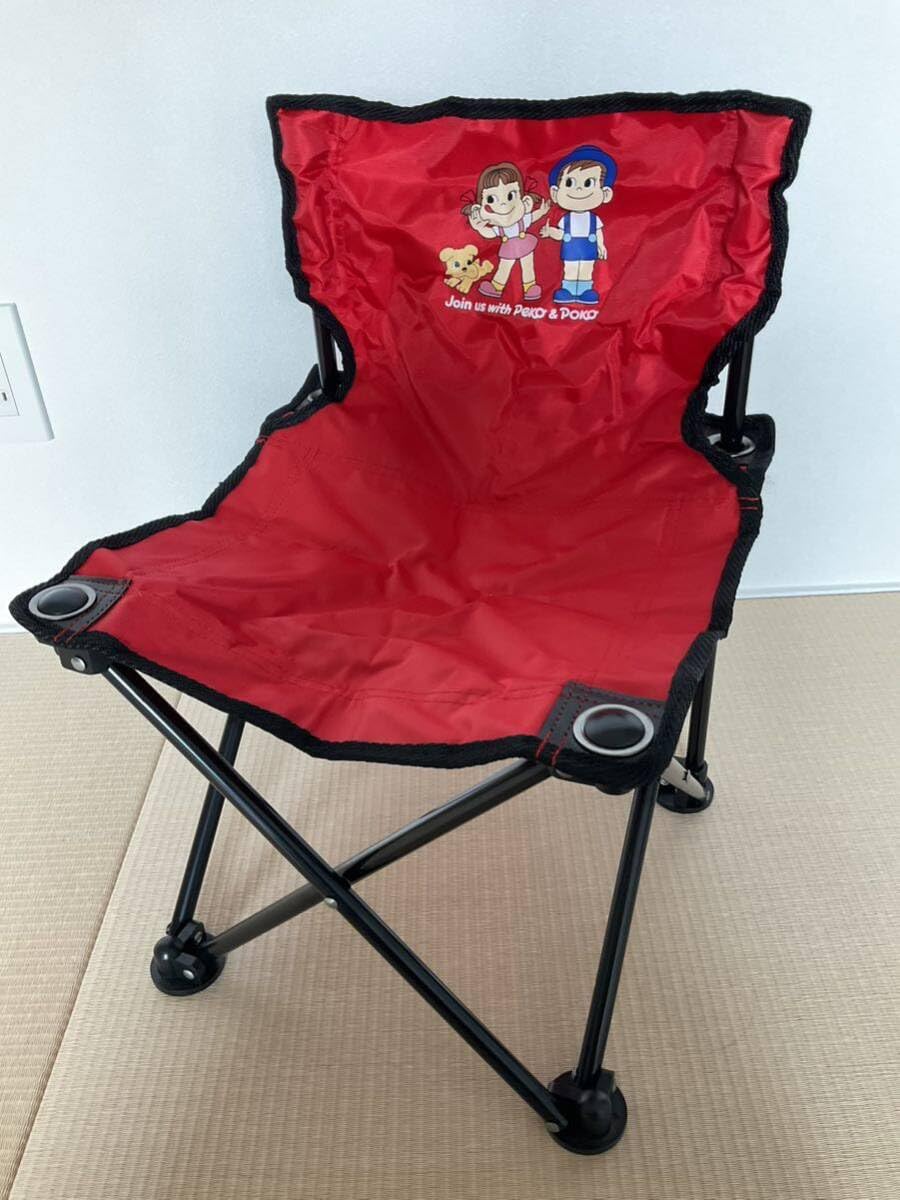 ペコちゃん折りたたみチェア　2脚セット【非売品】【劇レア】 Amazon.co.jp: 不二家 ペコちゃんポコちゃん 折りたたみチェア