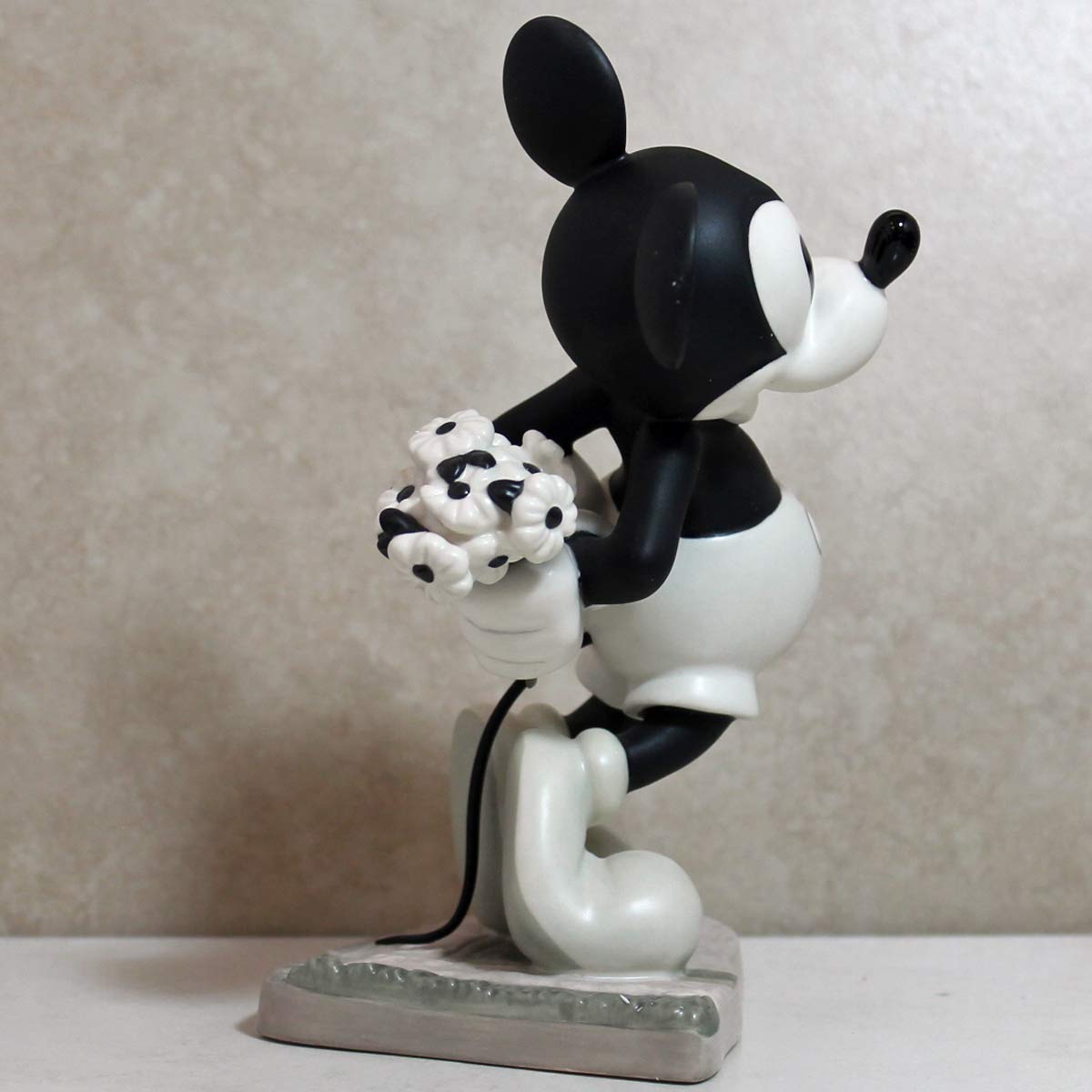 Amazon.com: wdcc 41324, Mickey Mouse, Brought You Something