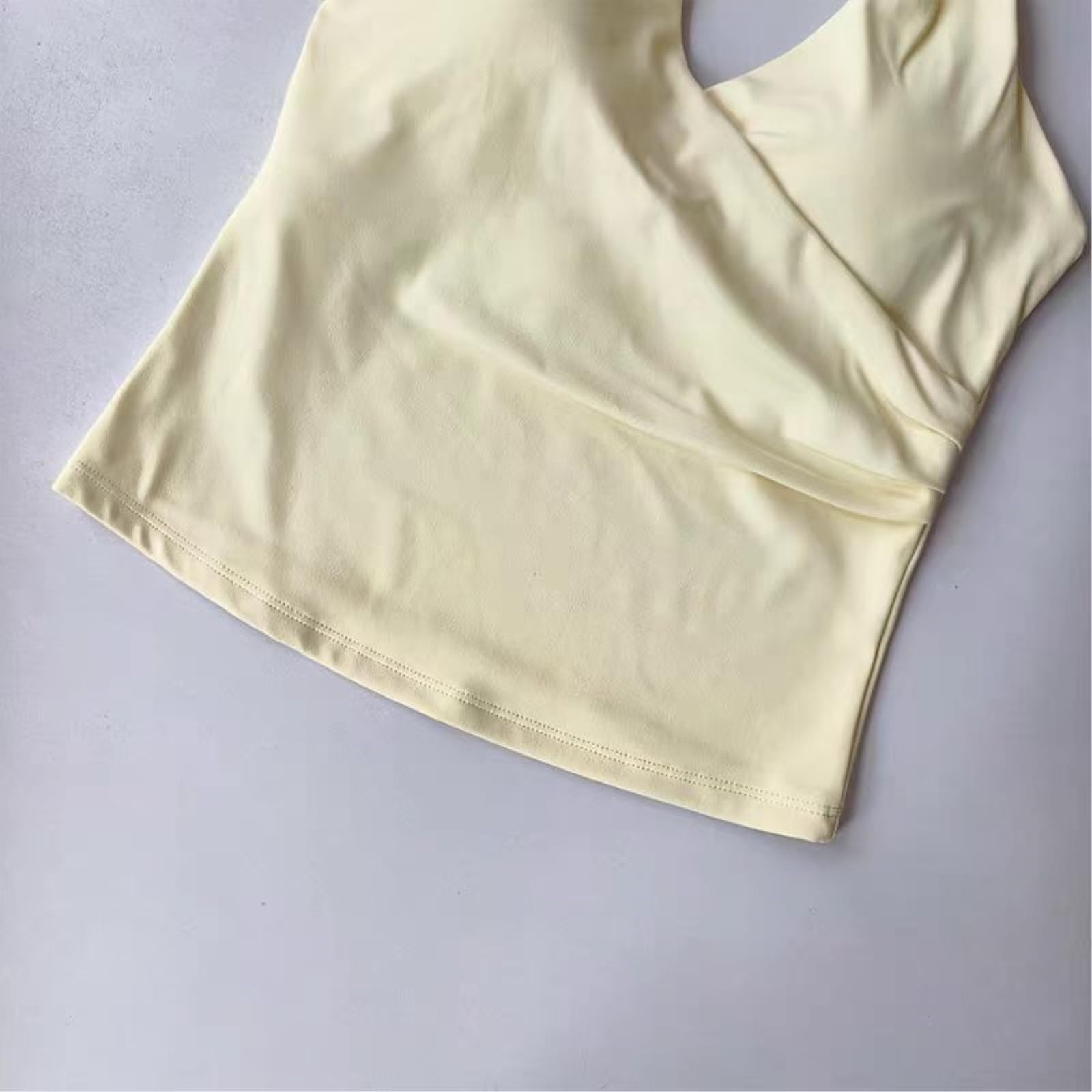 CHENSHI Sujetador Deportivo Mujer Mujeres Sexy V Cuello Crisscross Halter Yoga Tank Top Acolchado Incorporado Rápido Seco Mantequilla Suave Desnudo Sensación Mangas Deportivos Top-Dark Purple-m