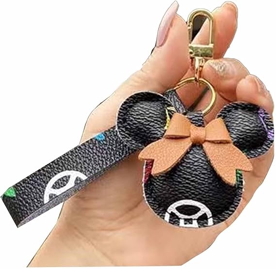 Amazon Co Jp Shicaina キーホルダー 潮のブランドカラー ペンダント ディズニー 車 キーホルダー かわいい ファッション
